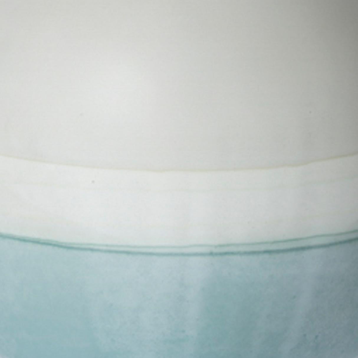 Américain Vase Jupiter sauge et turquoise d'Elyse Graham en vente