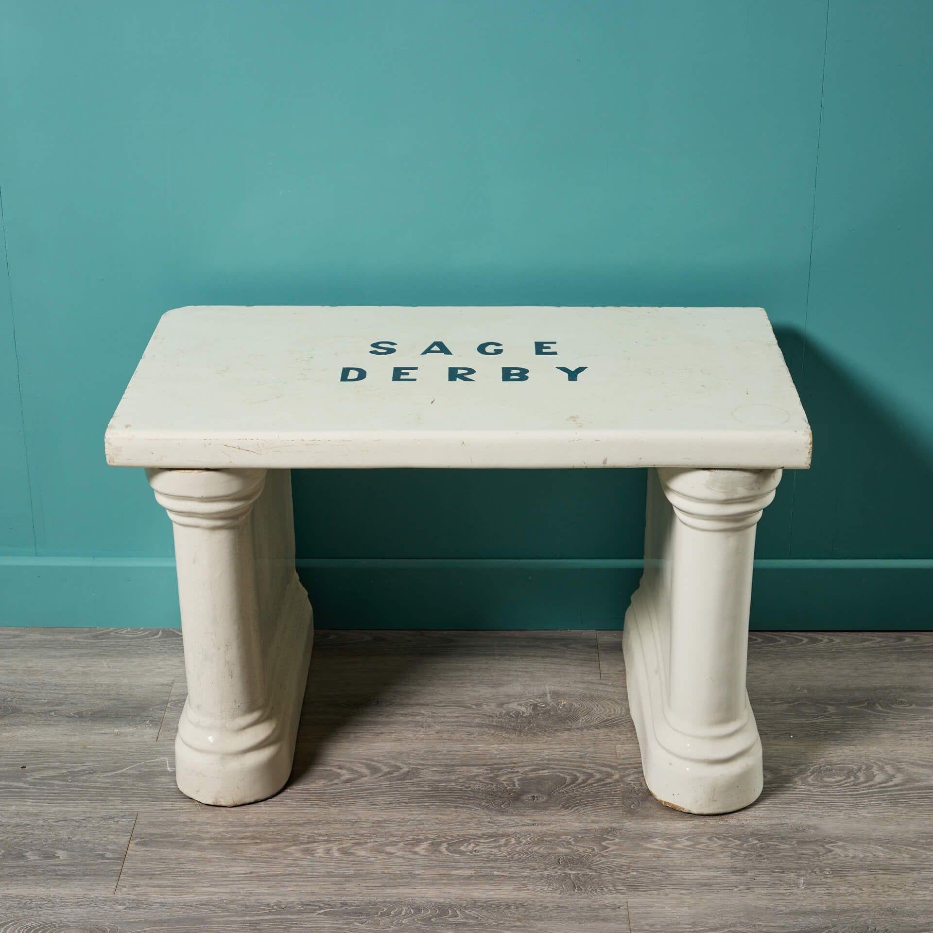 Mesa Quesera Antigua 'Sage Derby Victoriano en venta