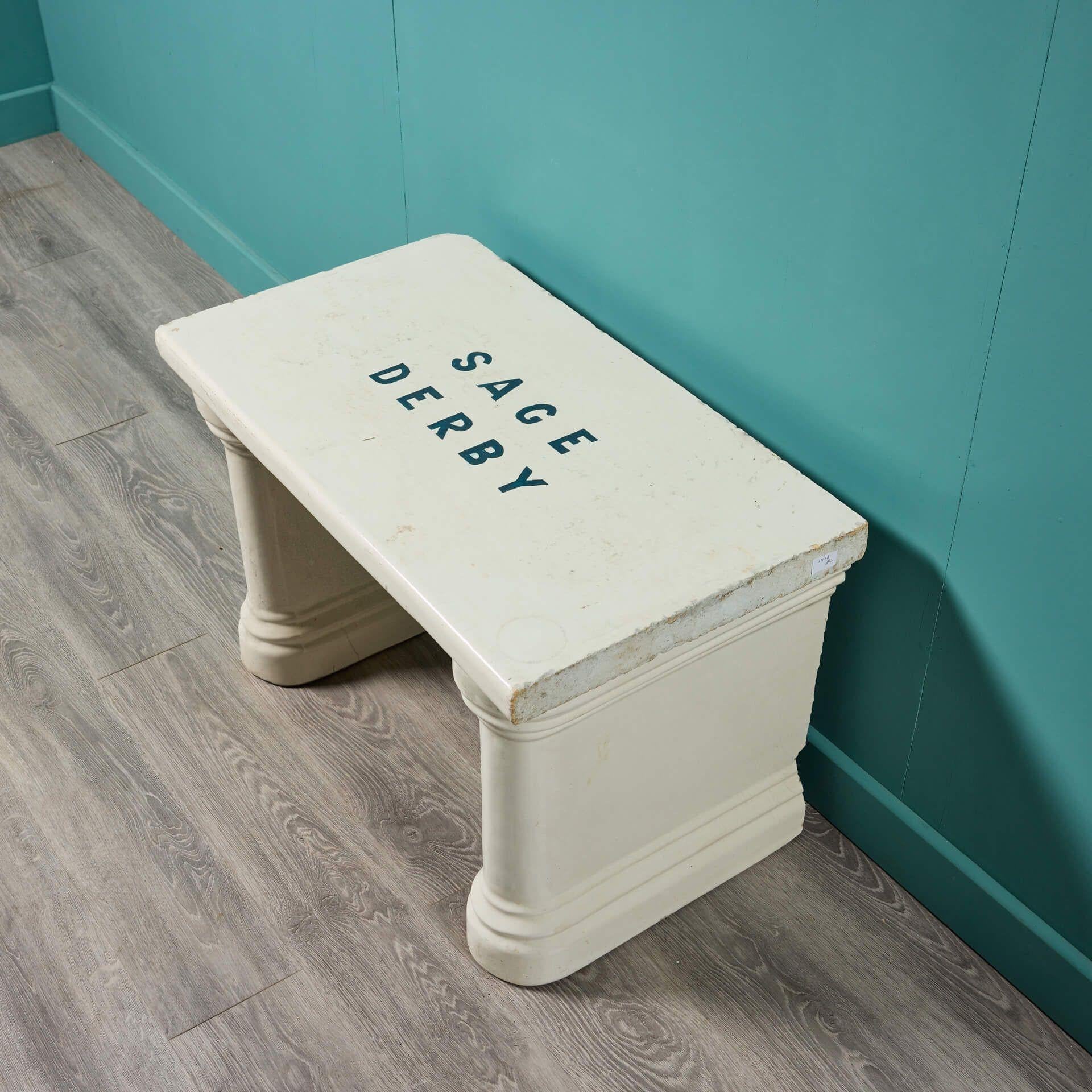 Mesa Quesera Antigua 'Sage Derby Inglés en venta