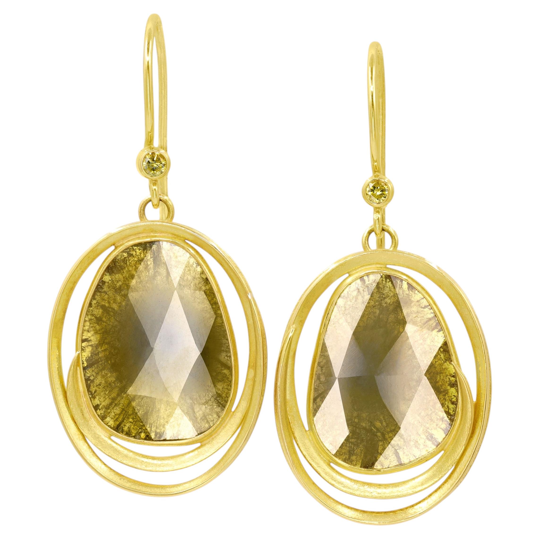 Pendientes de aro únicos «Loop» de Sage Diamond en oro amarillo, Barbara Heinrich 2026