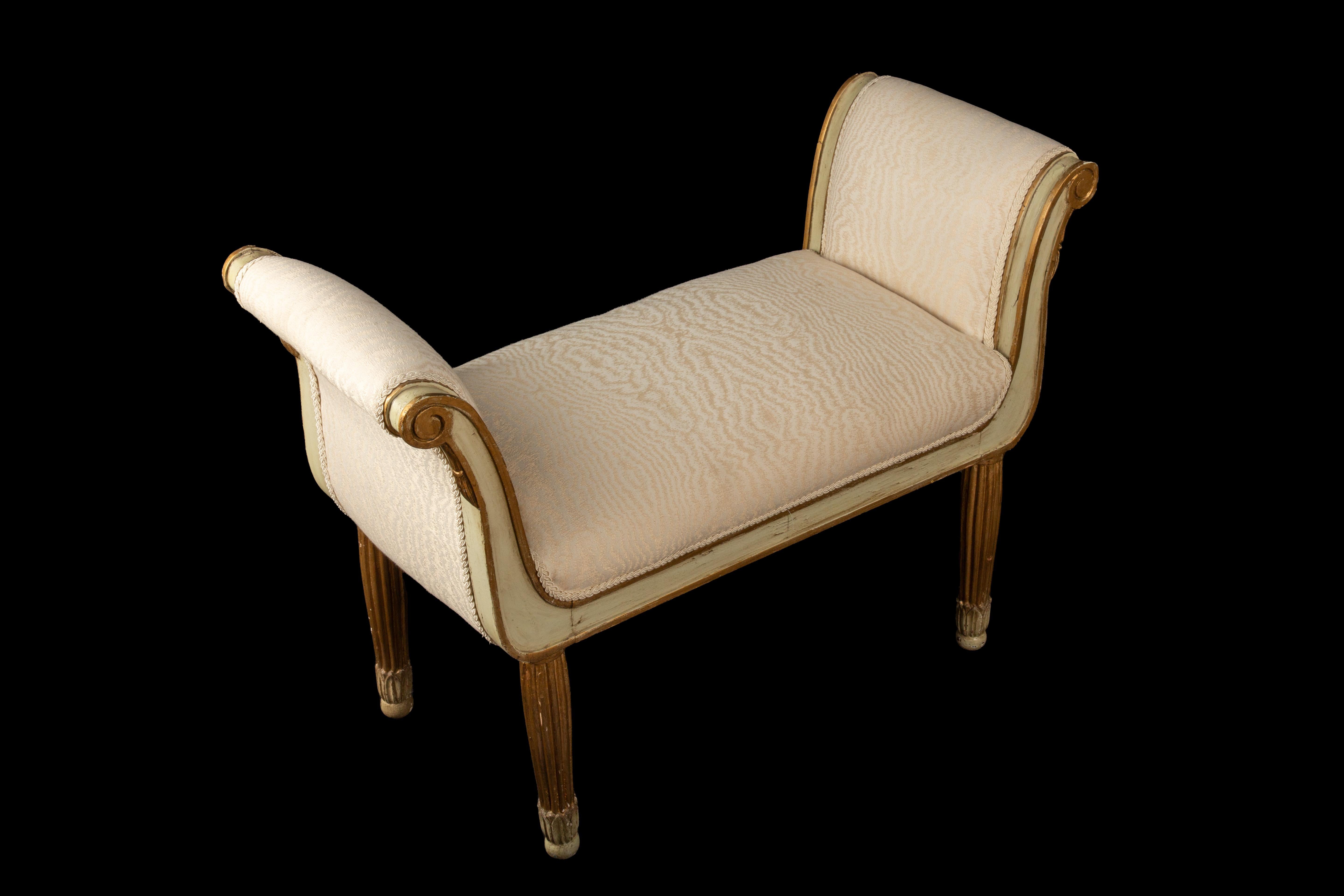 Sage Elegance: 1920s Italian Bench with Gilt Accents For Sale 4
