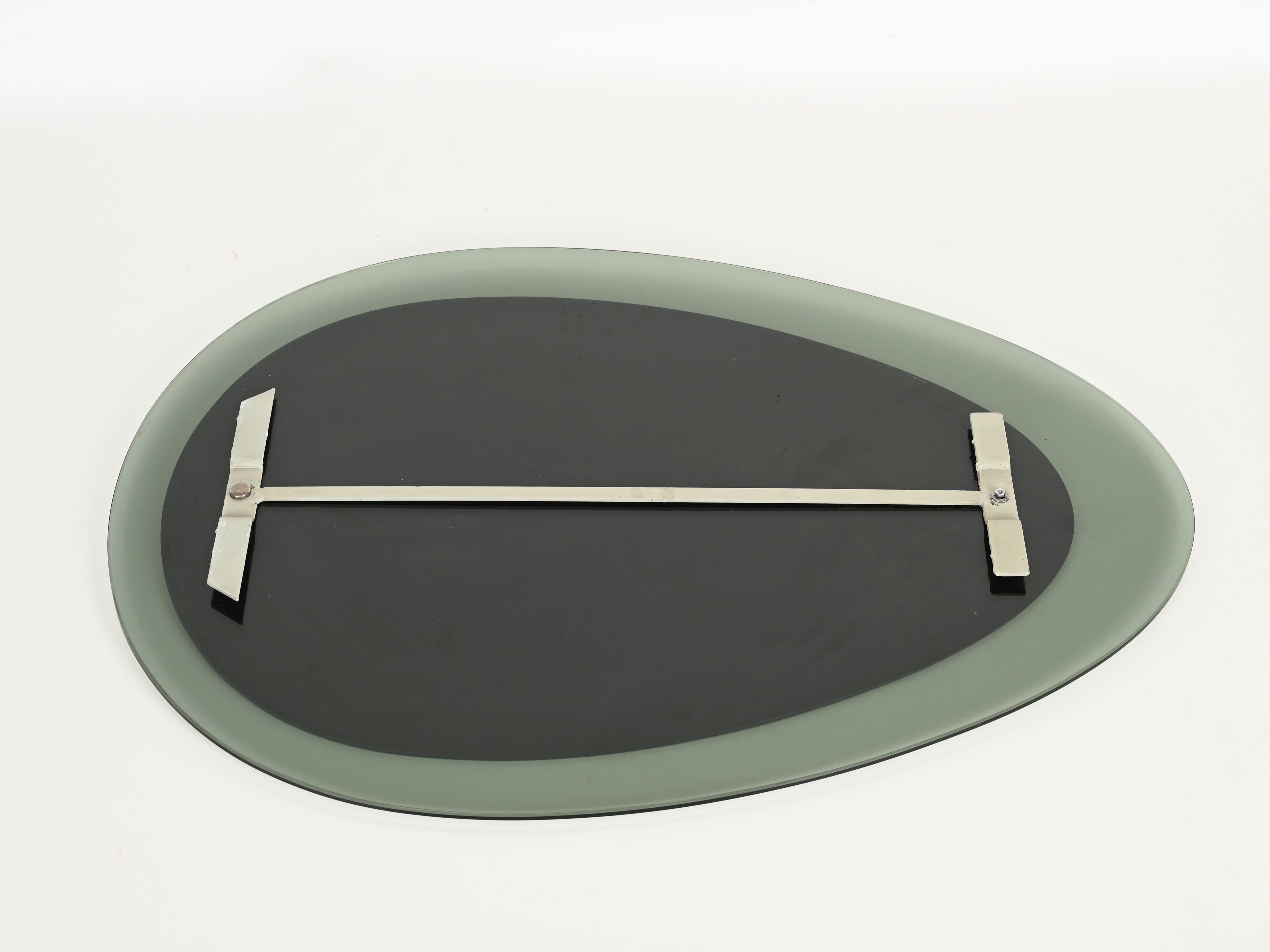 Specchio ovale smussato Greene & Greene di Cristal Arte, Italia 1960s in vendita 1