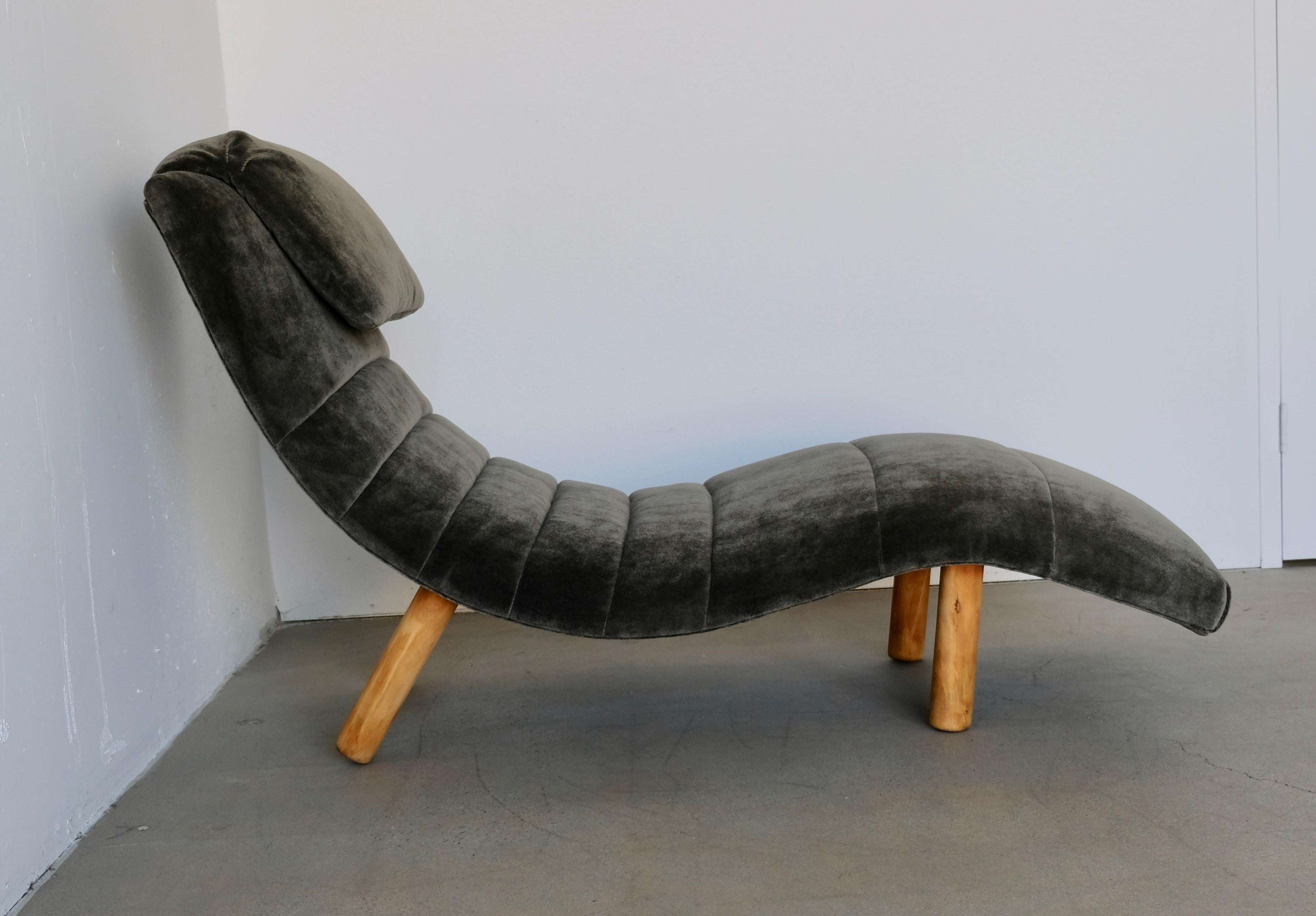 Sage Green Mohair Wave Chaise Attributed to Enrico Bartolini In Excellent Condition In Palm Springs, CA