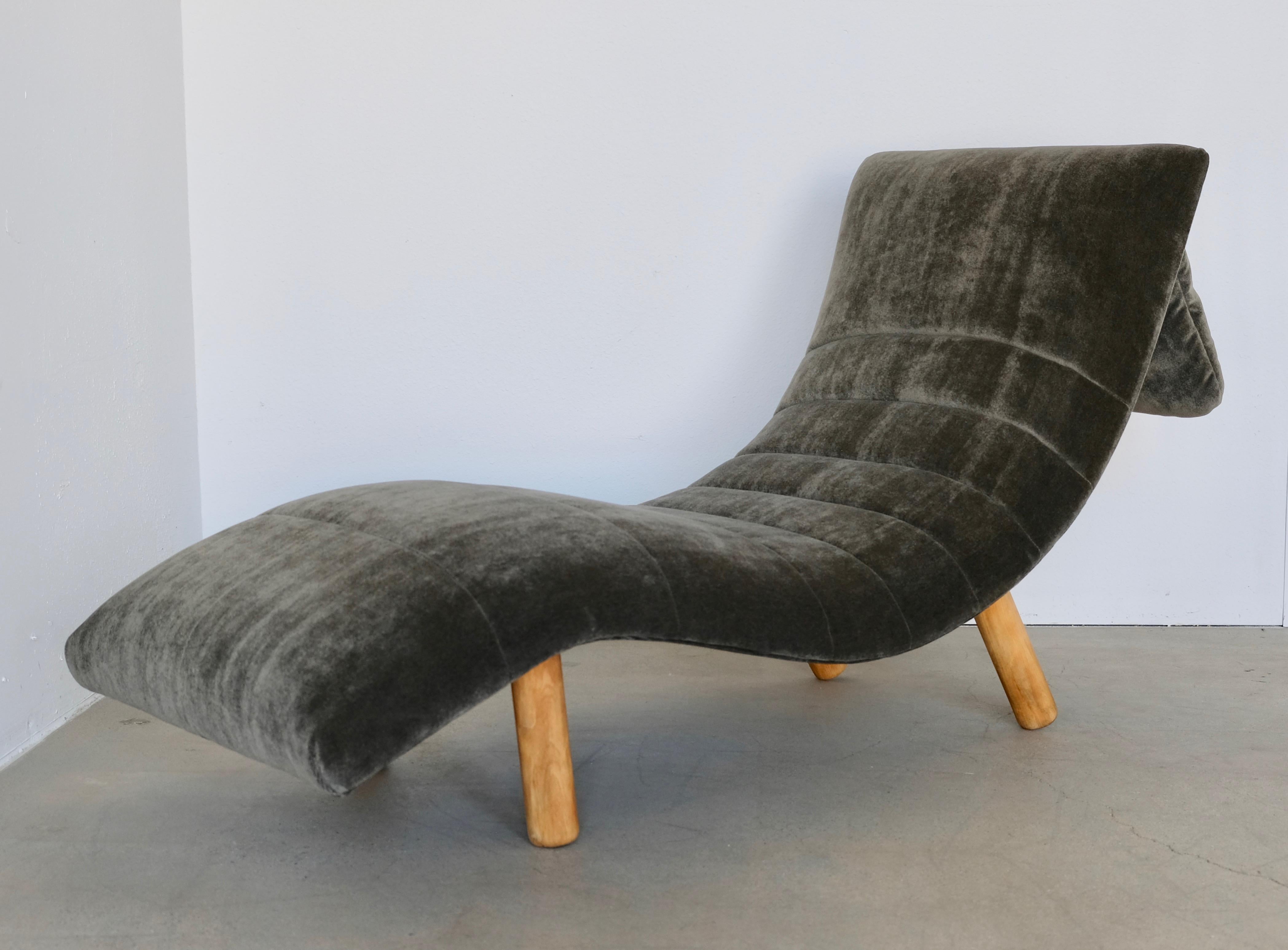 Sage Green Mohair Wave Chaise Attributed to Enrico Bartolini 3