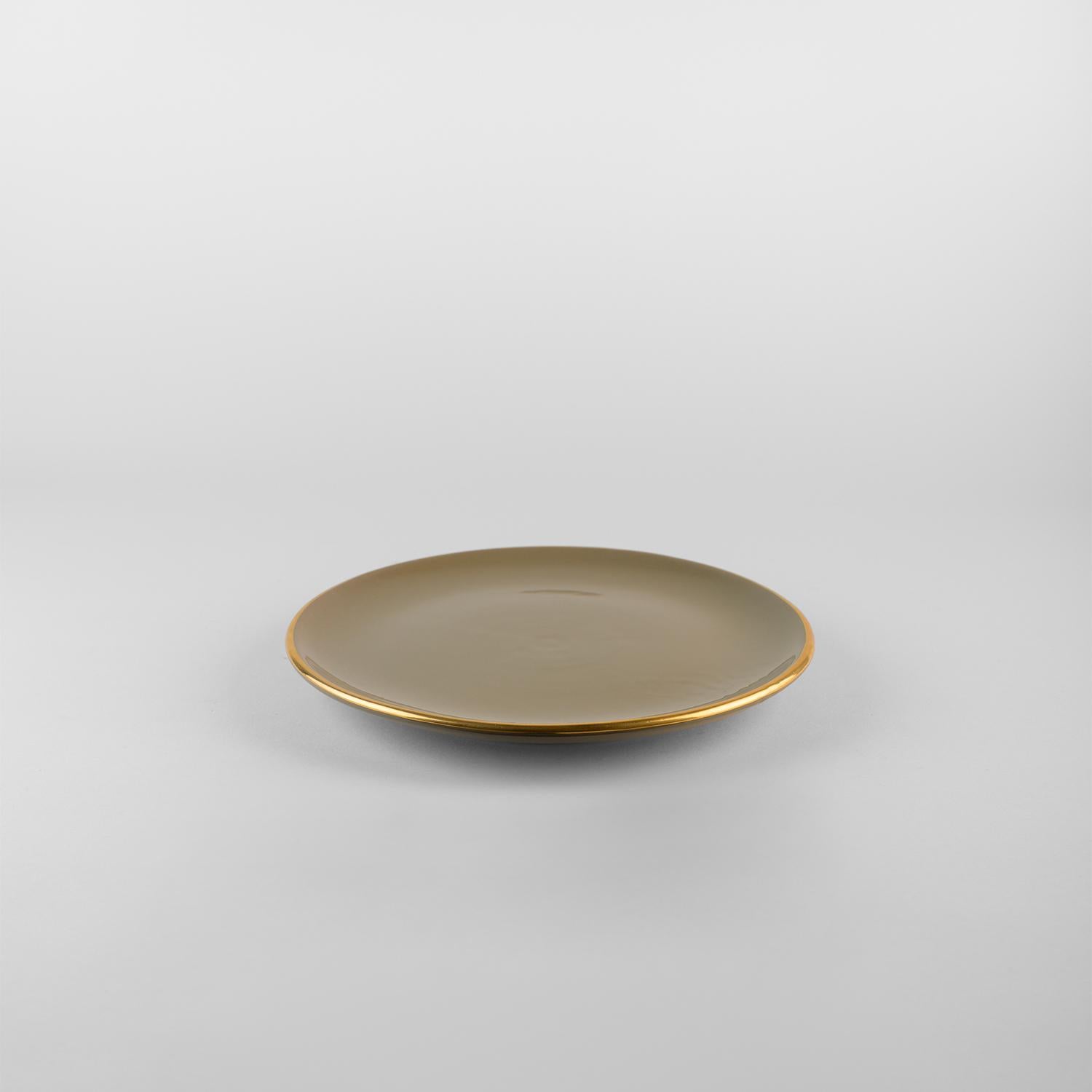 Platos verde salvia borde dorado: Sopa, soporte, plato auxiliar para 4 Hecho a mano Italia 2024 Italiano en venta