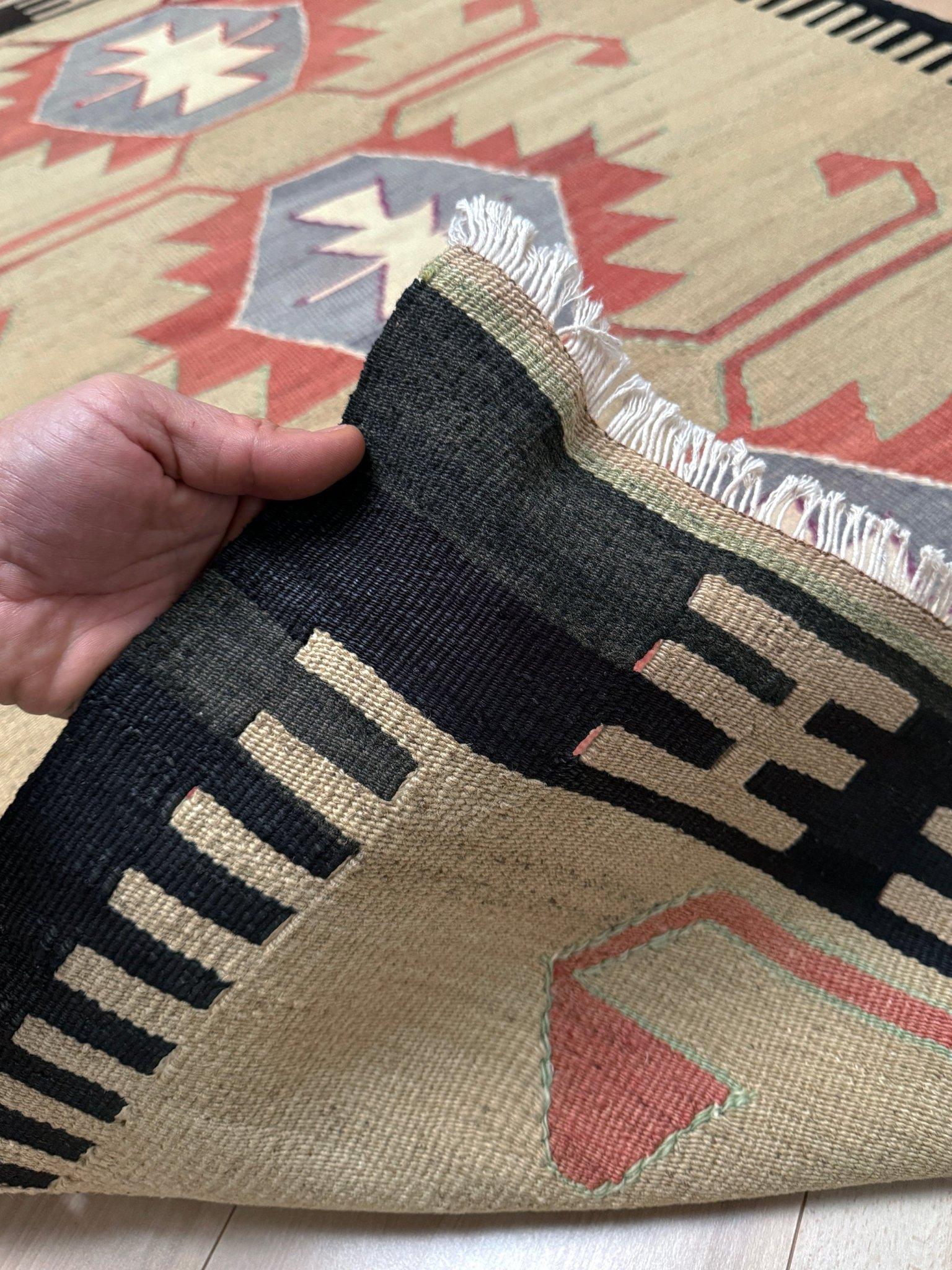 Greene & Greene Rosso Mut Kilim - Tappeto tribale turco a trama piatta in stile Navajo (3'x5') in vendita 1