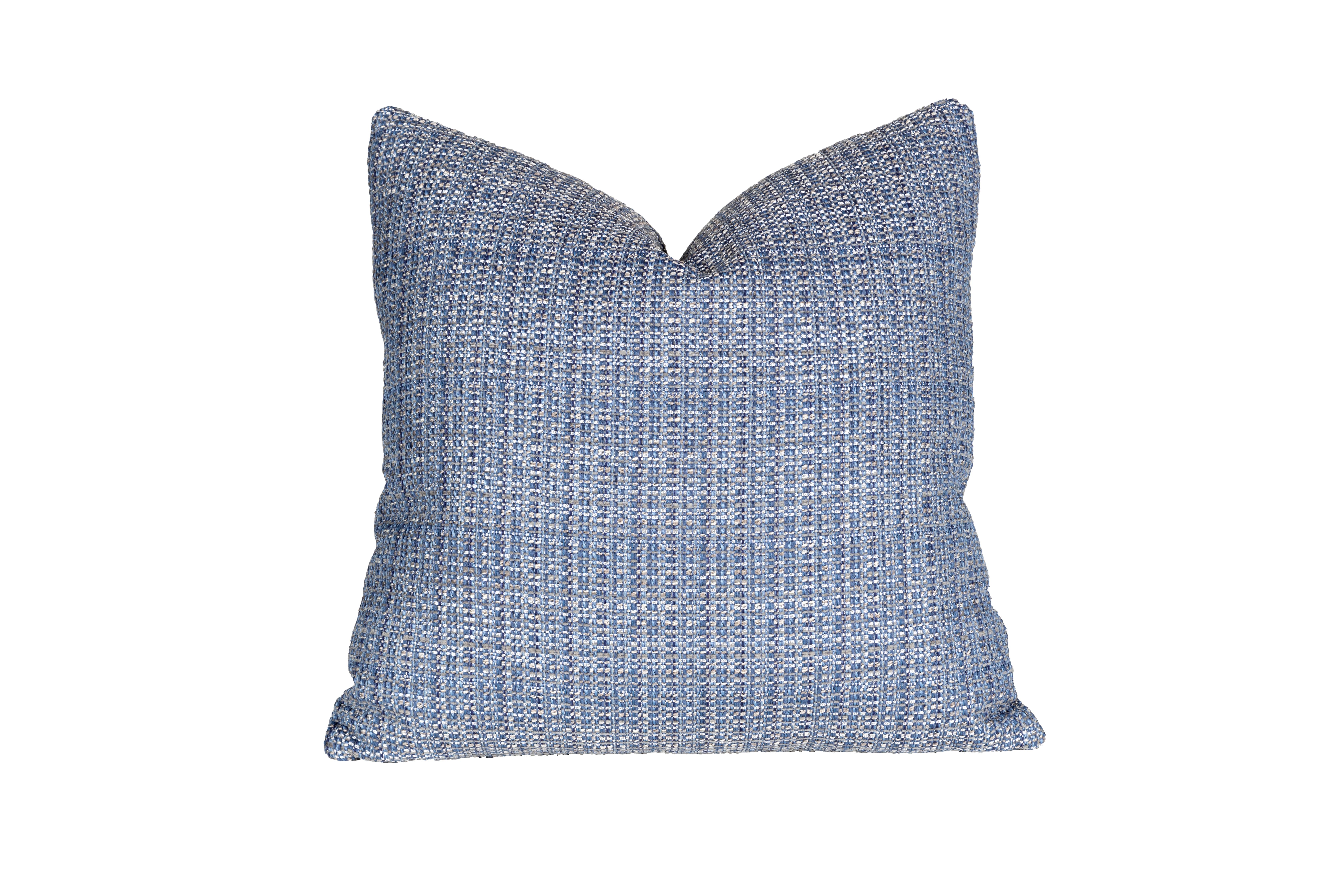 I nostri cuscini in piuma d'oca sono realizzati in tweed vintage, per dare un accento lussuoso al tuo spazio. Misurando 22