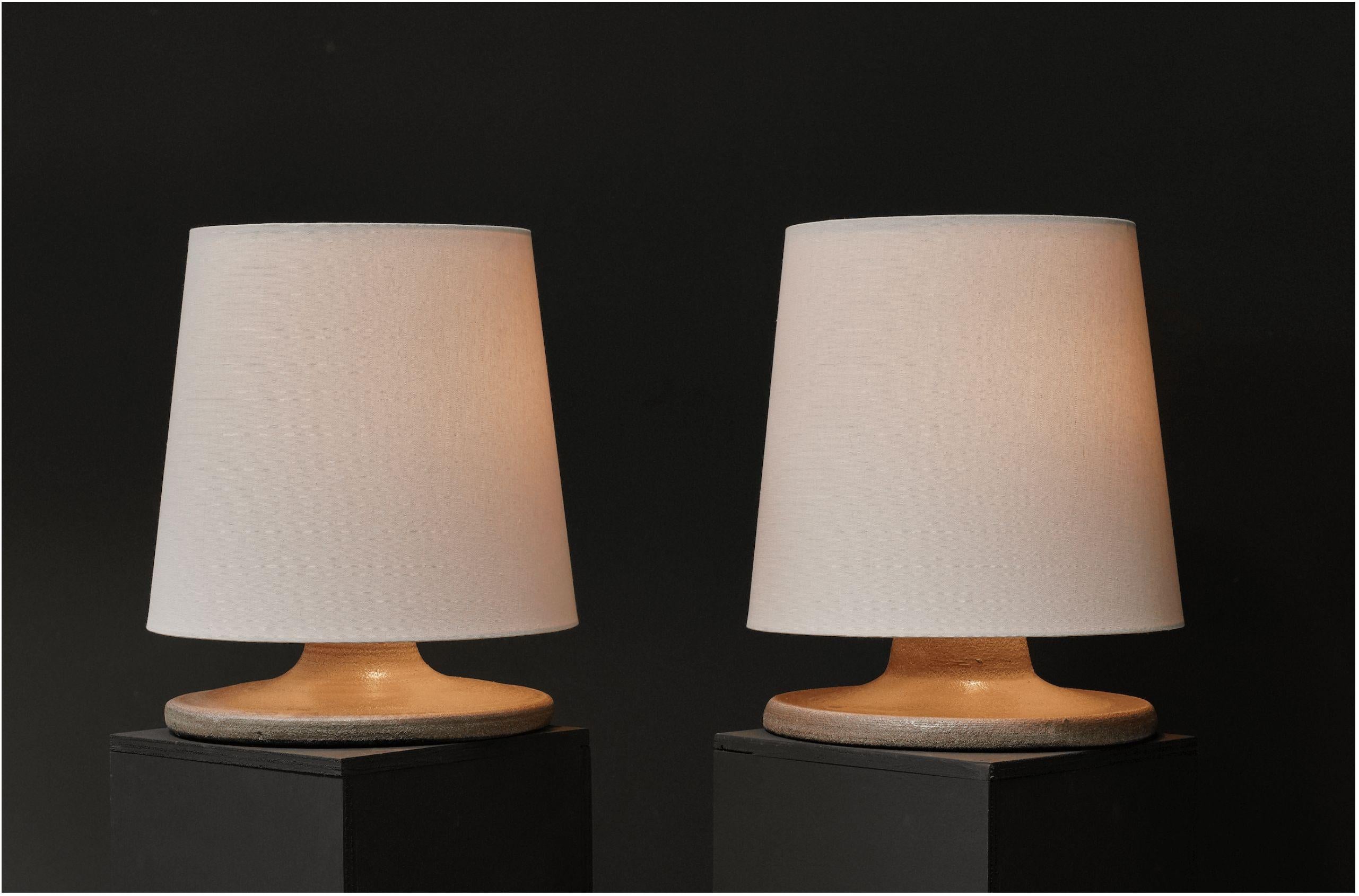  Sage Pedestal Ceramic Table Lamp In New Condition For Sale In Los Angeles, CA