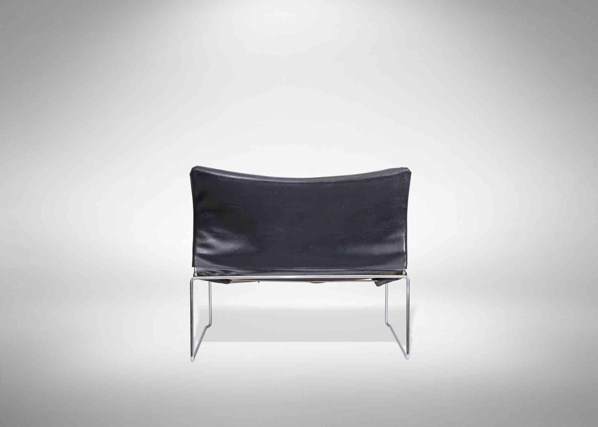 Saghi armchair is an original design piece realized in the 1970s by Kazuhide Takahama (b. Japan, 1930).

Created for Simon International

Chromed steel and black leather.

The 