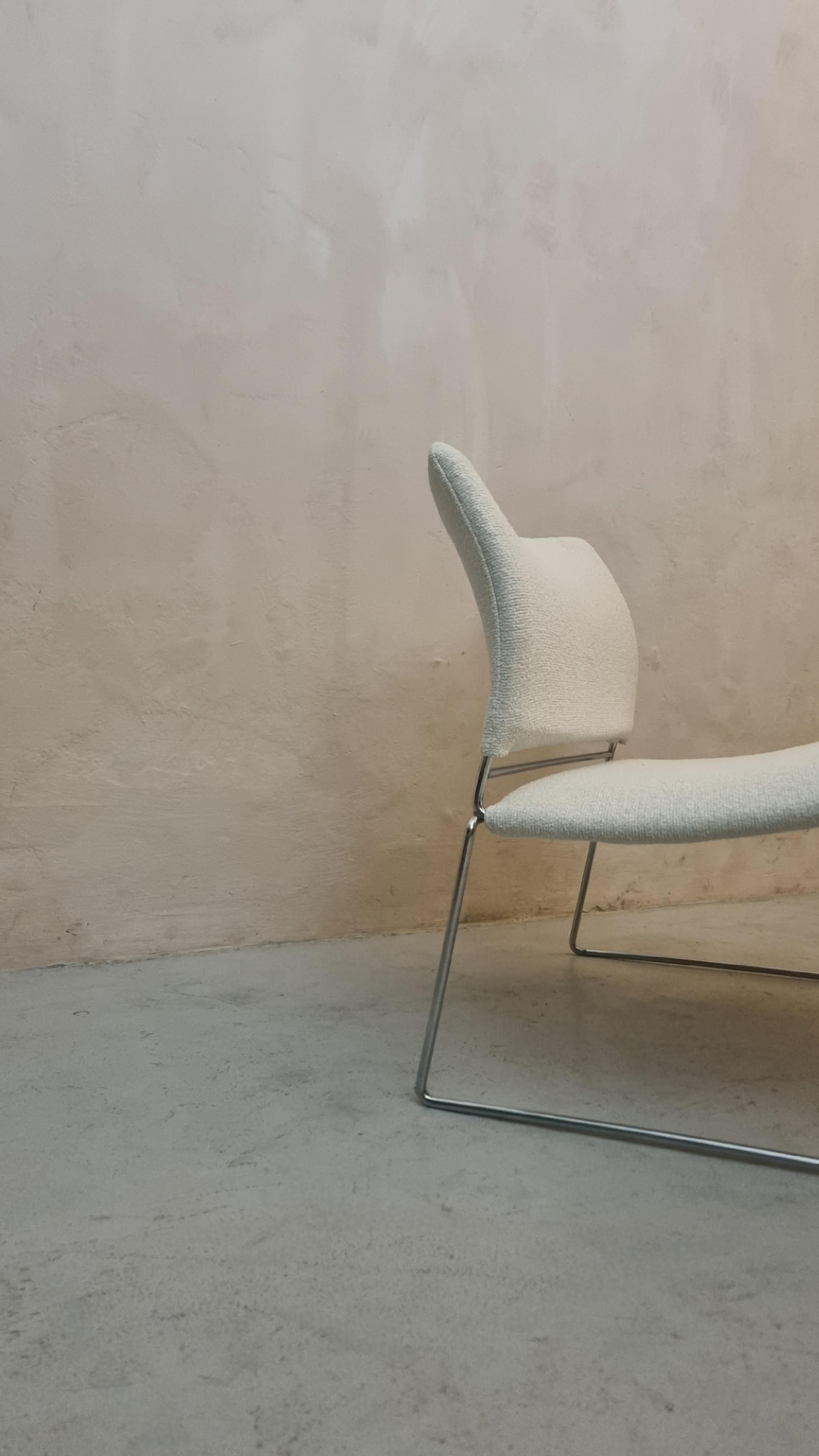 Sillón Saghi diseñado por  Kazuhide Takahama para Simon Gavina, 1970. Metal en venta
