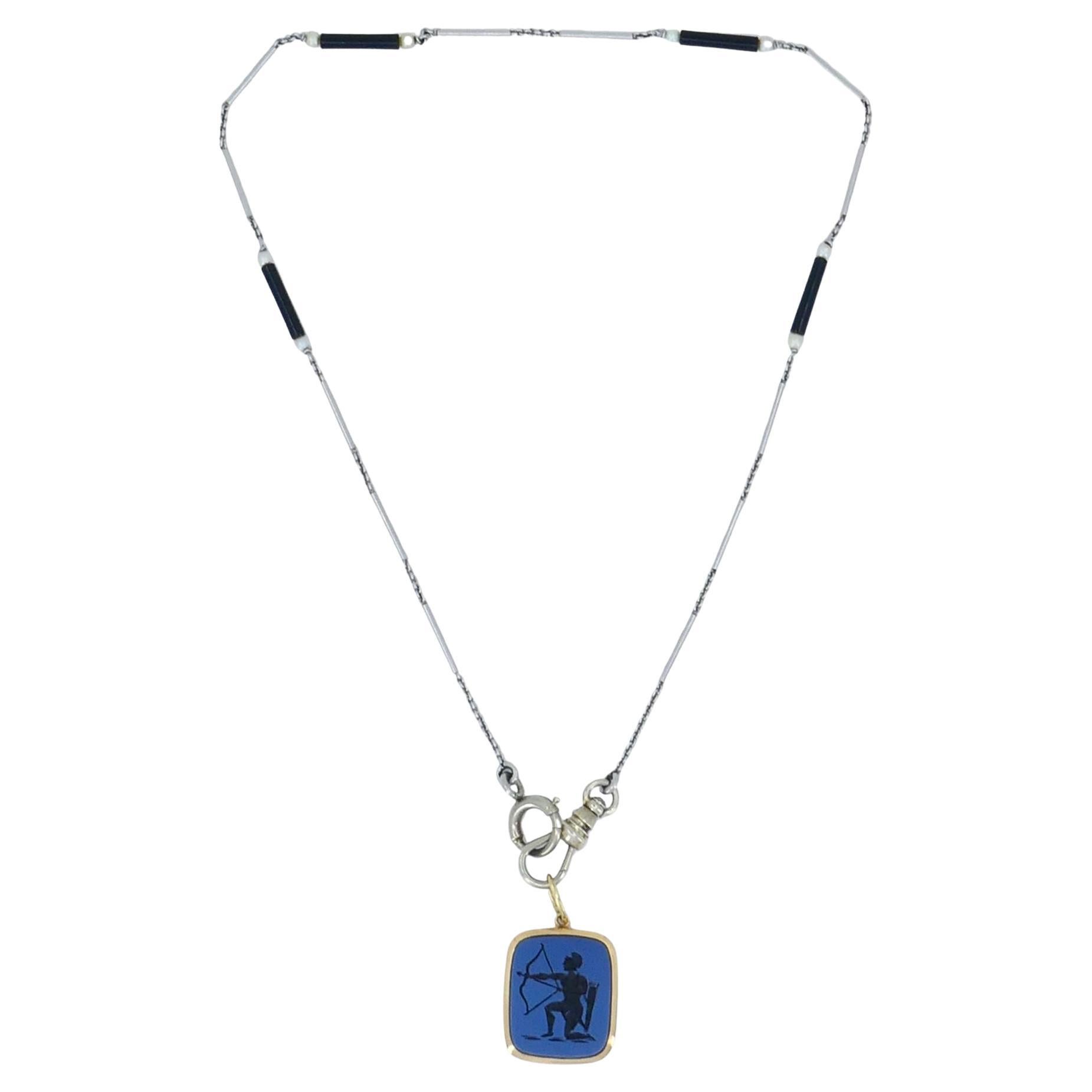 Collana astrologica Sagittario in oro 14k, platino e onice con catena a orologio