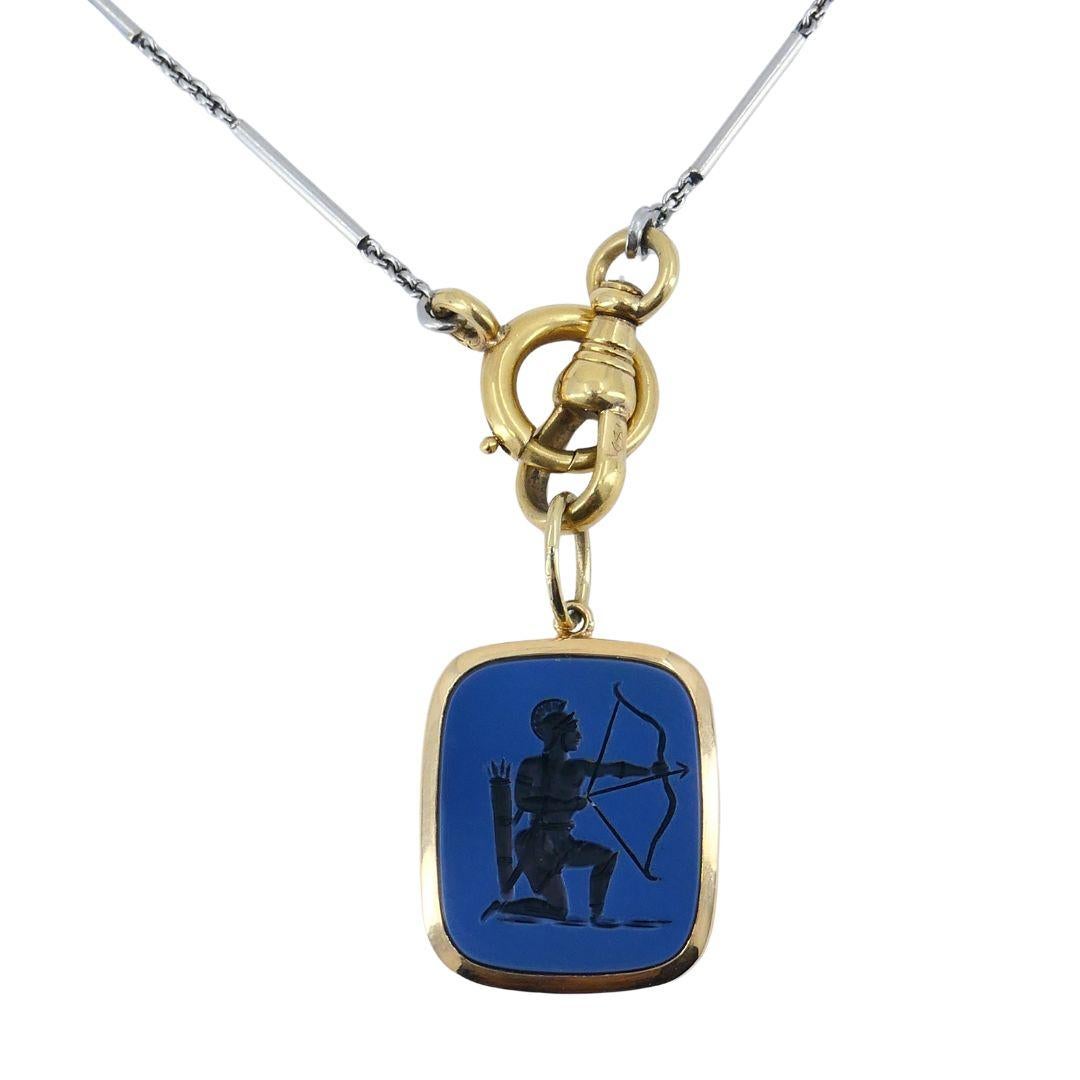 Sagittario Astrologico Collana con ciondolo a catena in oro platino e perle 14k in vendita 1