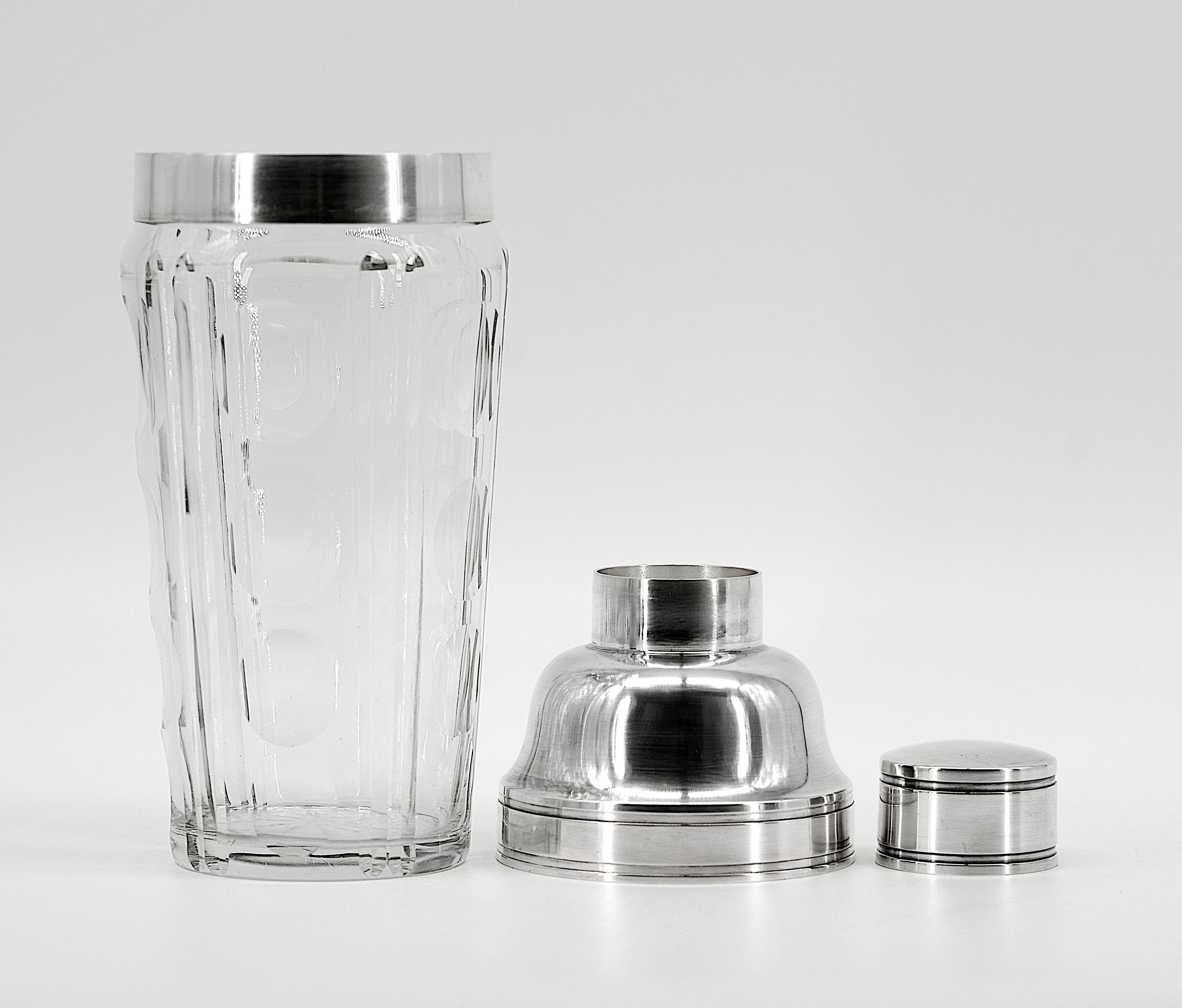 French Art Deco cocktail Cobbler shaker by SAGLIER Freres, 12 rue d'Enghien , Paris, and Cristalleries de BACCARAT, France, ca.1920. Silverplate and crystal. Height : 9.1