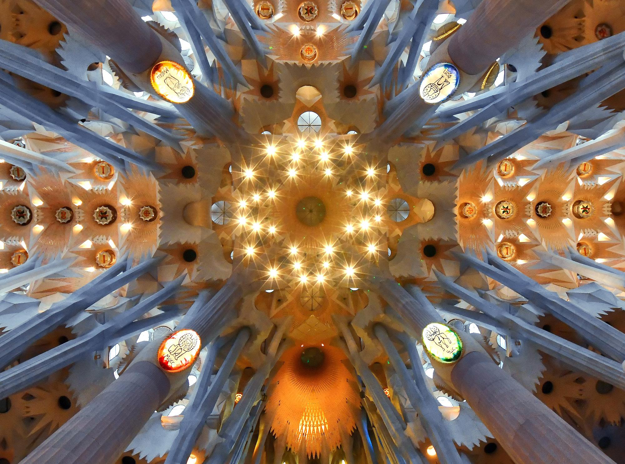 Sagrada Familia Barcelona, Farbfotografie, Kunstdruck von Rainer Martini (Spanisch) im Angebot