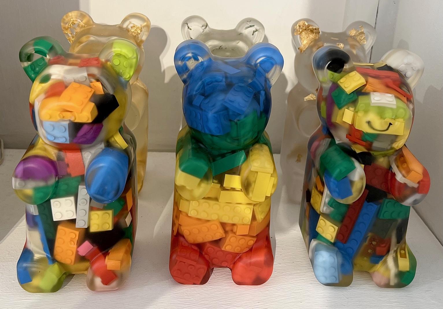 hand made resin gummy bear Approx 7.5 inch height x 3.5 inch wide x 2.5 inch depth 
Resin, filled with legos

Signed  -  Each unique inside by LA artist Sahara Novotna