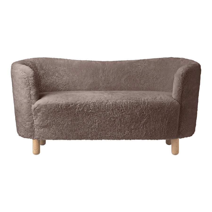 Sahara sheepskin and natural oak mingle sofa by Lassen
Dimensions: W 154 x D 68 x H 74 cm 
Materials: sheepskin, oak.

The Mingle sofa was designed in 1935 by architect Flemming Lassen (1902-1984) and was presented at The Copenhagen
