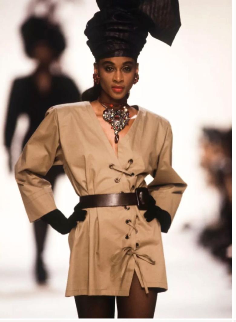 Saharienne-Baumwollkleid mit Schnürung YVES SAINT LAURENT RIVE GAUCHE SS1990 im Angebot 6