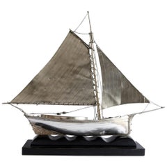 Sculpture de bateau à voile art déco en métal blanc, vers 1900, en étain 