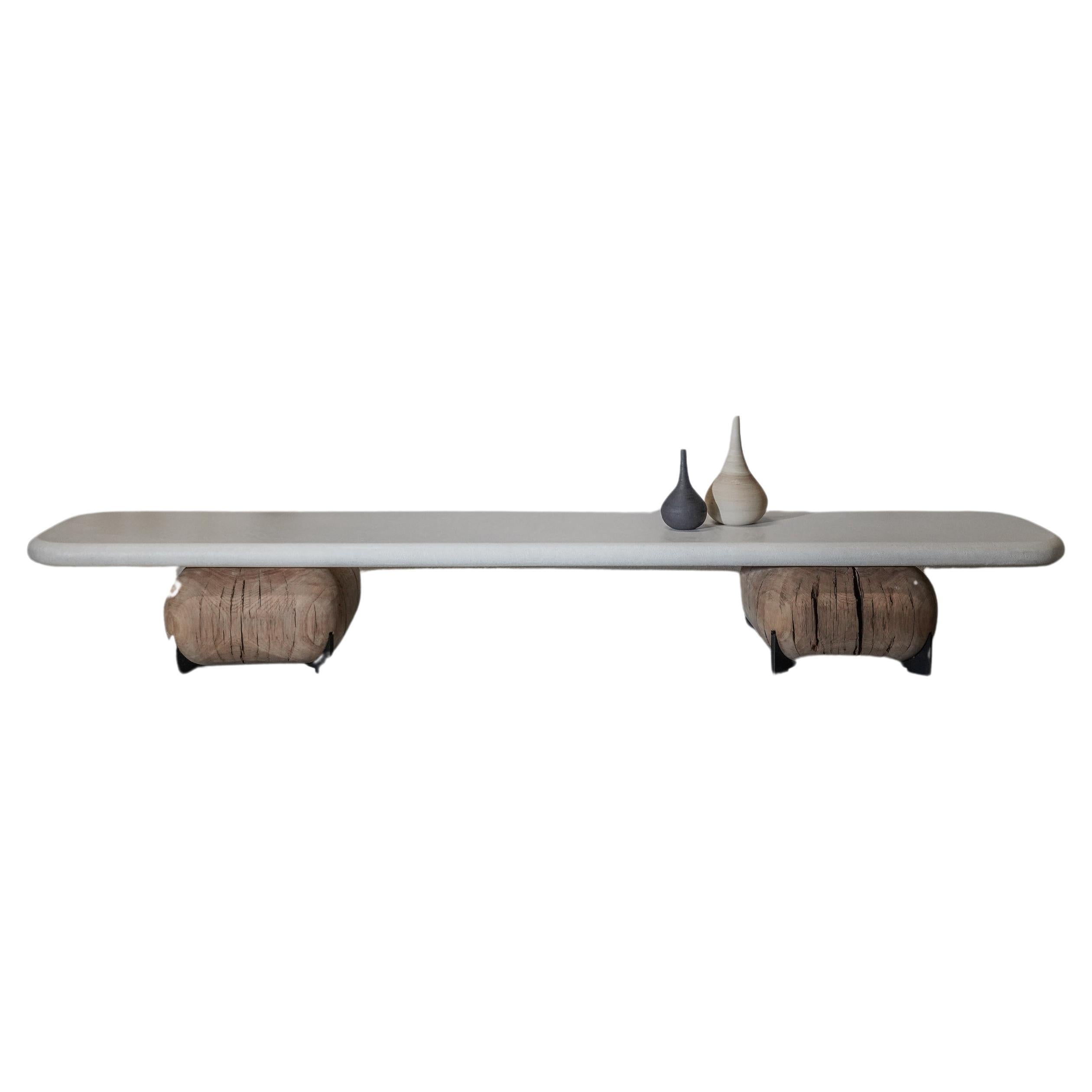 Table basse Saikoro avec plateau de table en plâtre minéral et chêne historique 