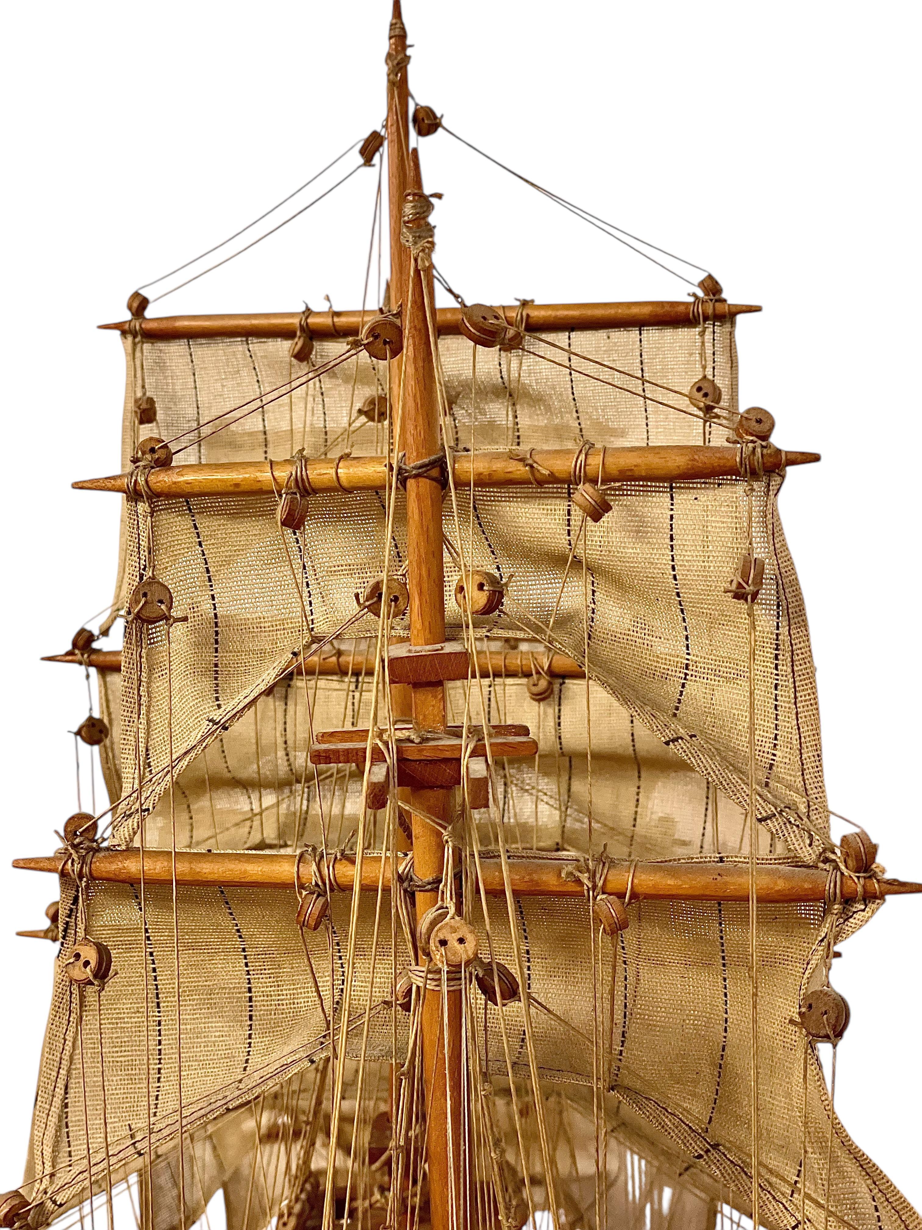 Modèle de bateau à voile de la victoire du HMS, 1805 en vente 1