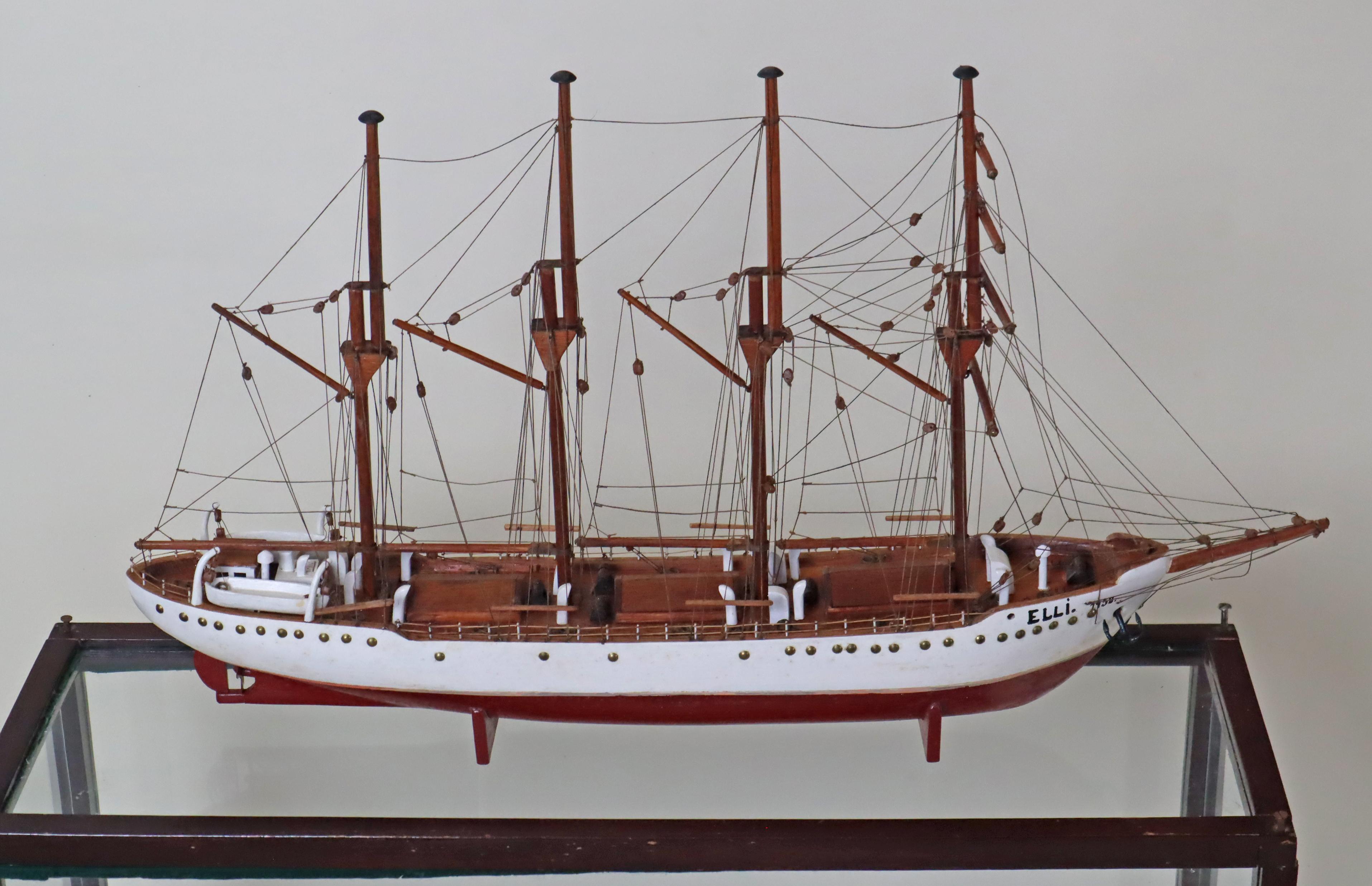Sailing Training Ship Full-Rigged Ship Elli in the Display Case 1958 Denmark For Sale 9