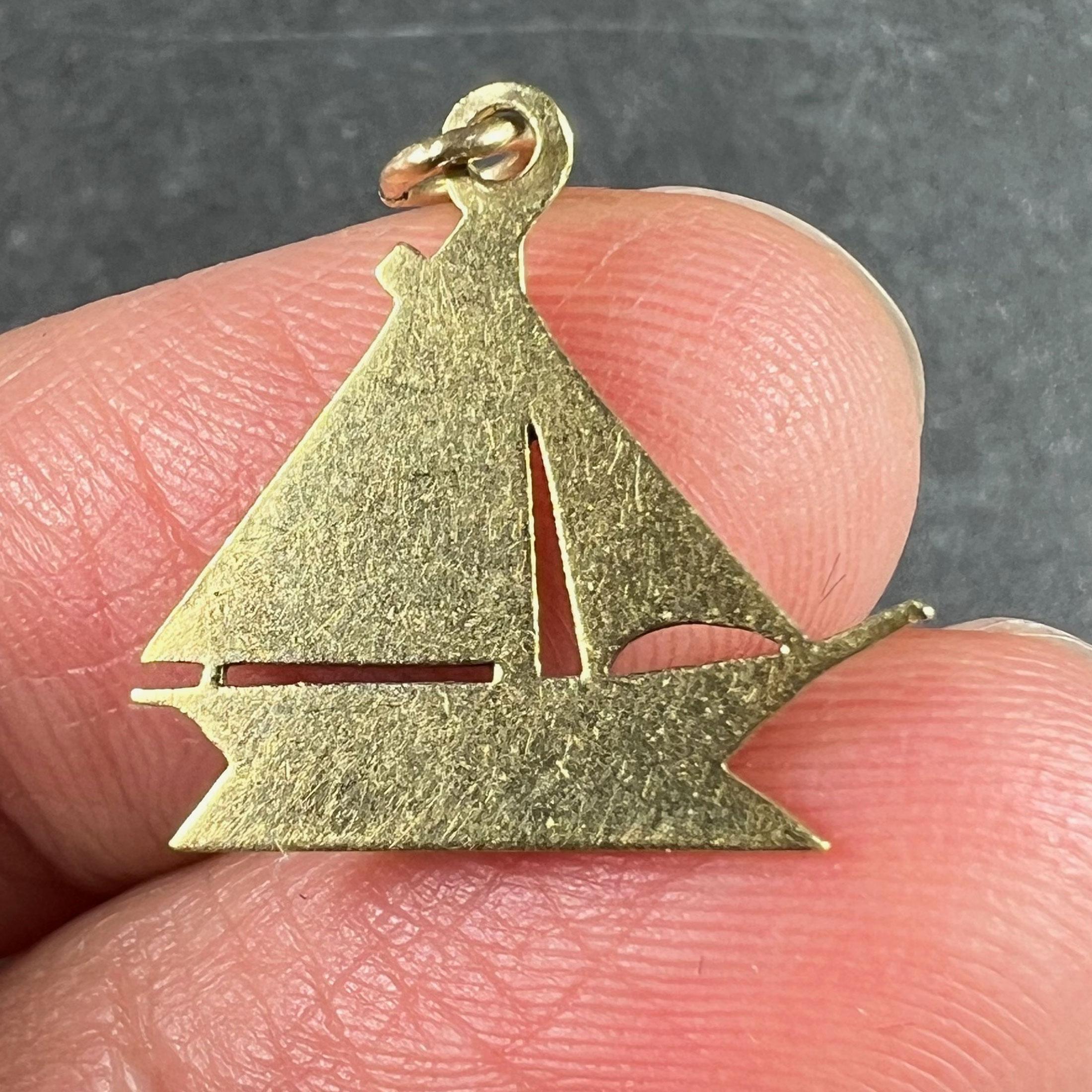 Sailing Yacht 14K Yellow Gold Enamel Charm Pendant In Good Condition For Sale In London, GB