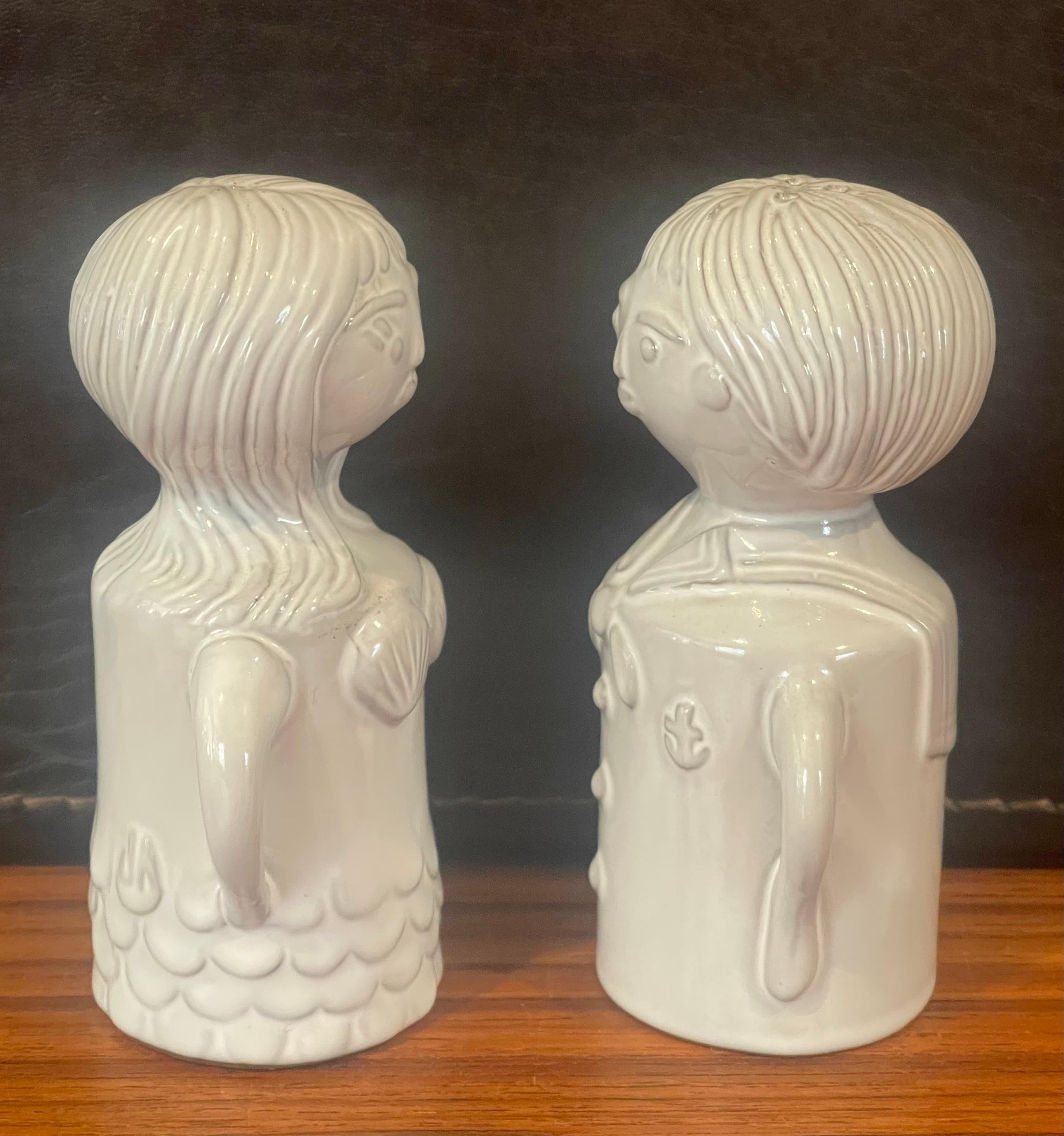 Salière et poivrière en céramique Sailor and Siren de Jonathan Adler Bon état - En vente à San Diego, CA