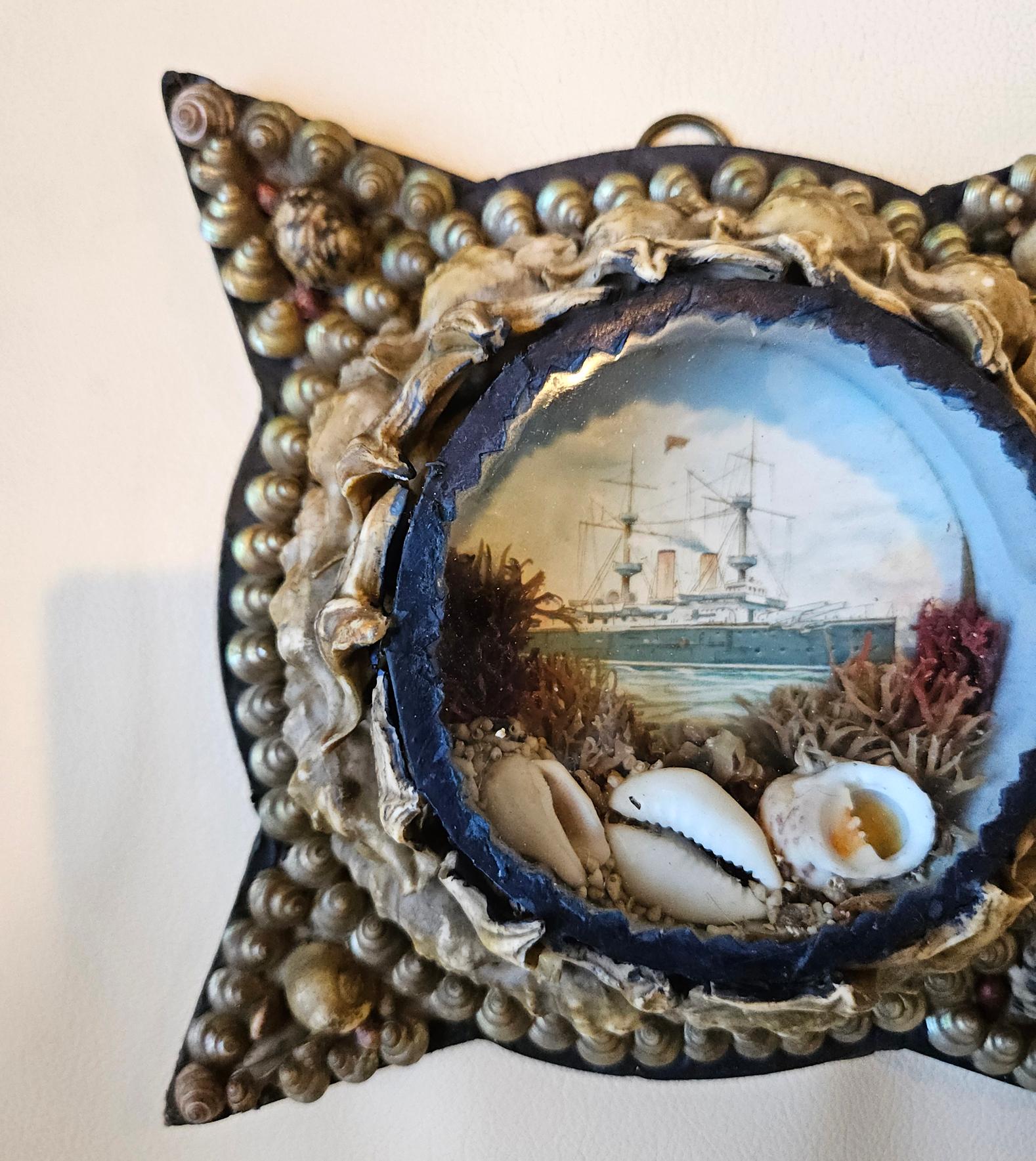 Sailor's Keepsake: Edwardian Shellwork Valentine Diorama of Ship en venta 2