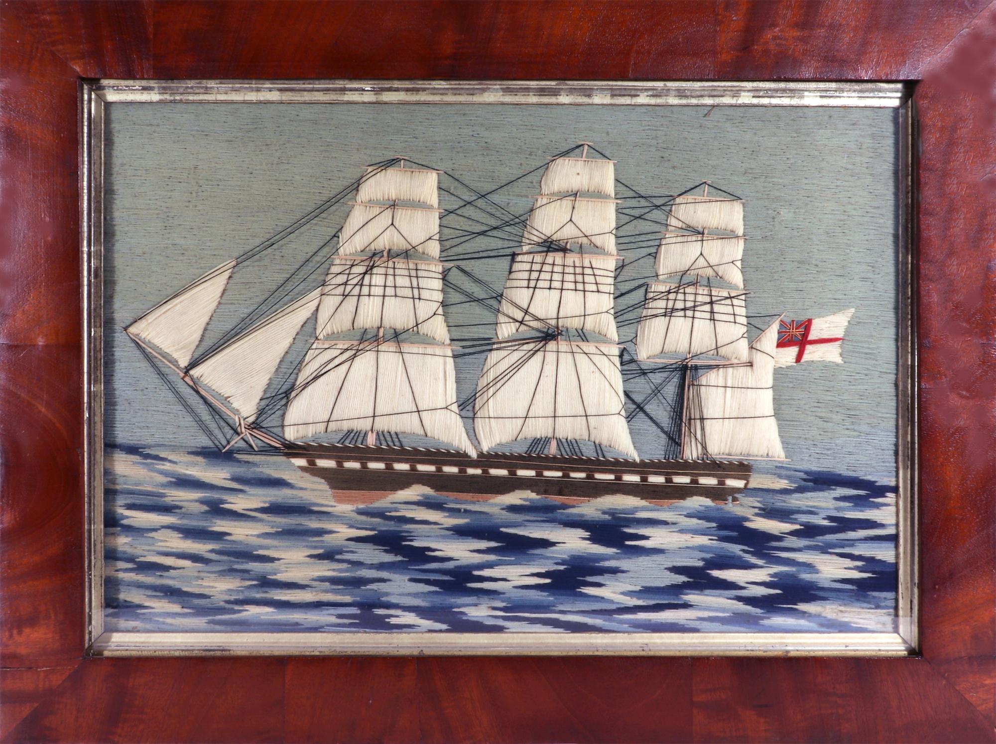 Matrosenwolle der Royal Navy auf dem Schachbrettmeer,
CIRCA 1865

Die britische Seemannswolle zeigt die Backbordansicht eines Dreimasters mit weißen Trapunto-Segeln auf rauer See, die schachbrettartig in Blautönen dargestellt ist.  Das Schiff mit