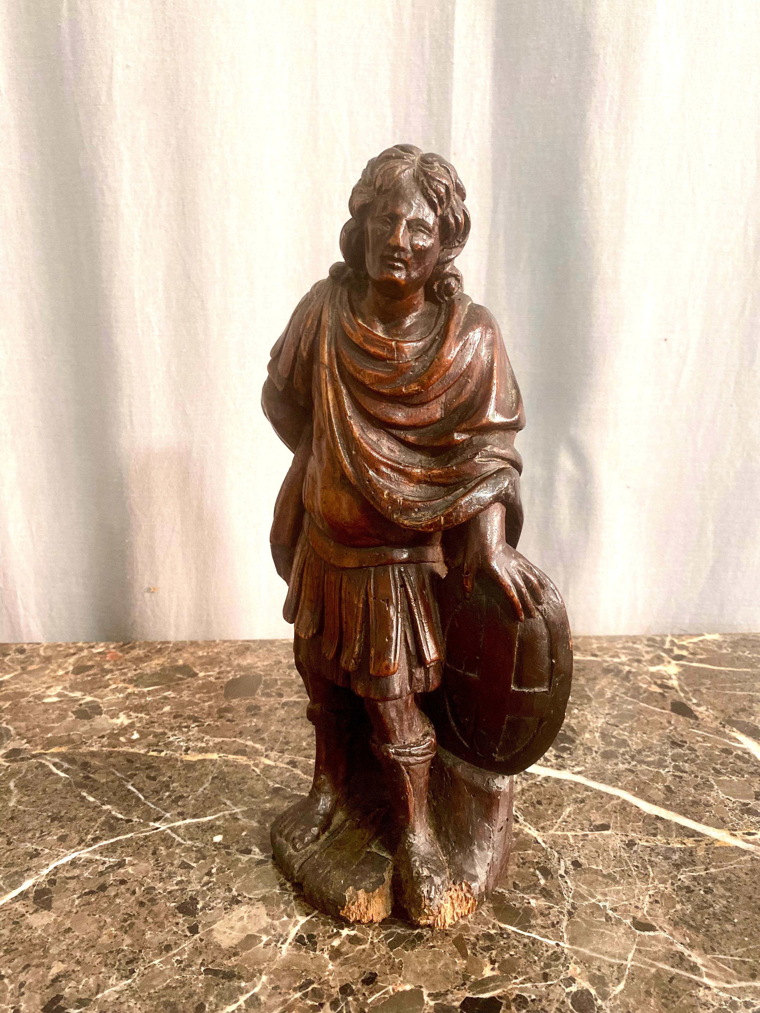 Sant'Adrian - Scultura in legno intagliato di scuola francese del XVII secolo in vendita 5