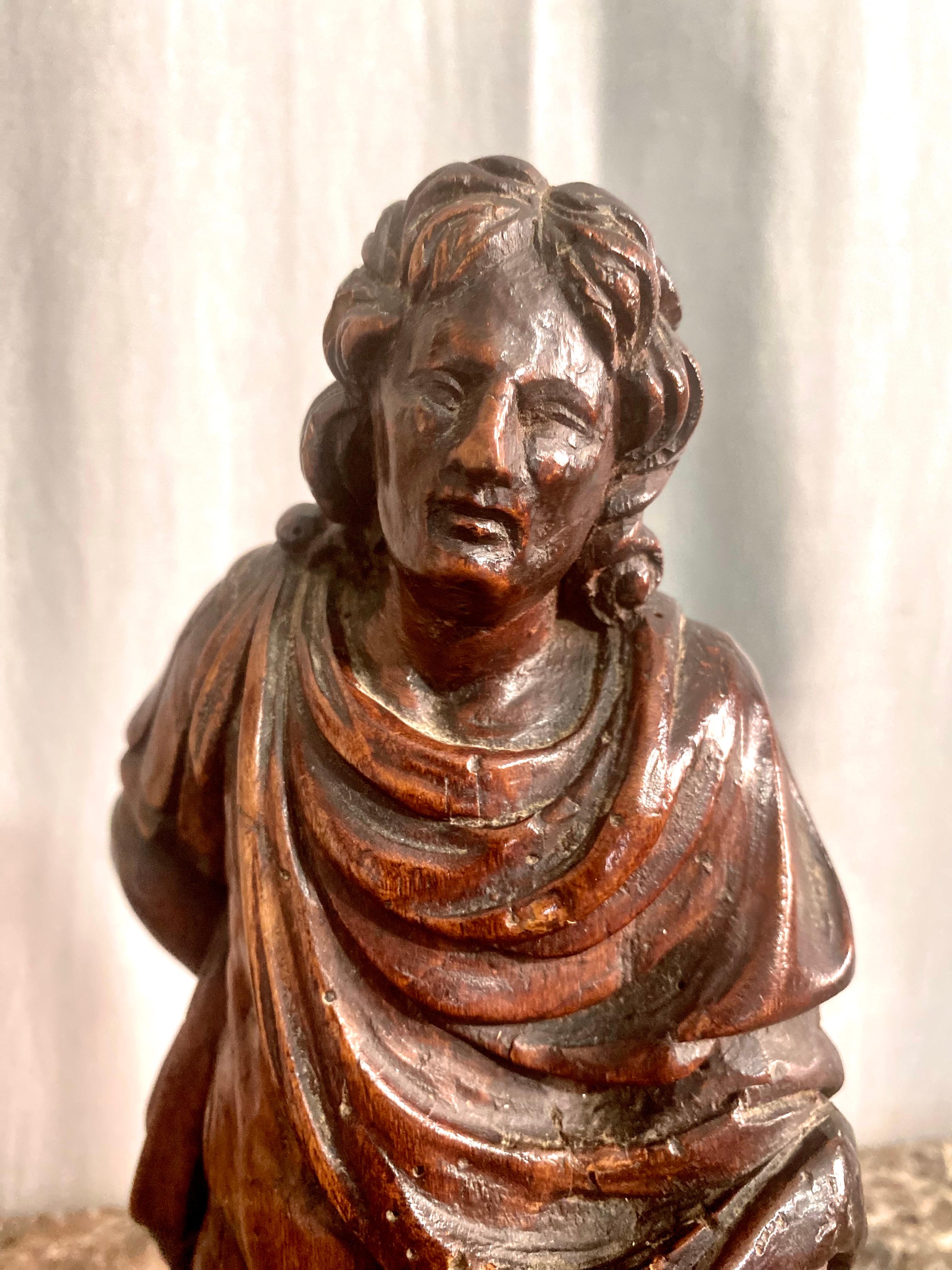 Legno Sant'Adrian - Scultura in legno intagliato di scuola francese del XVII secolo in vendita