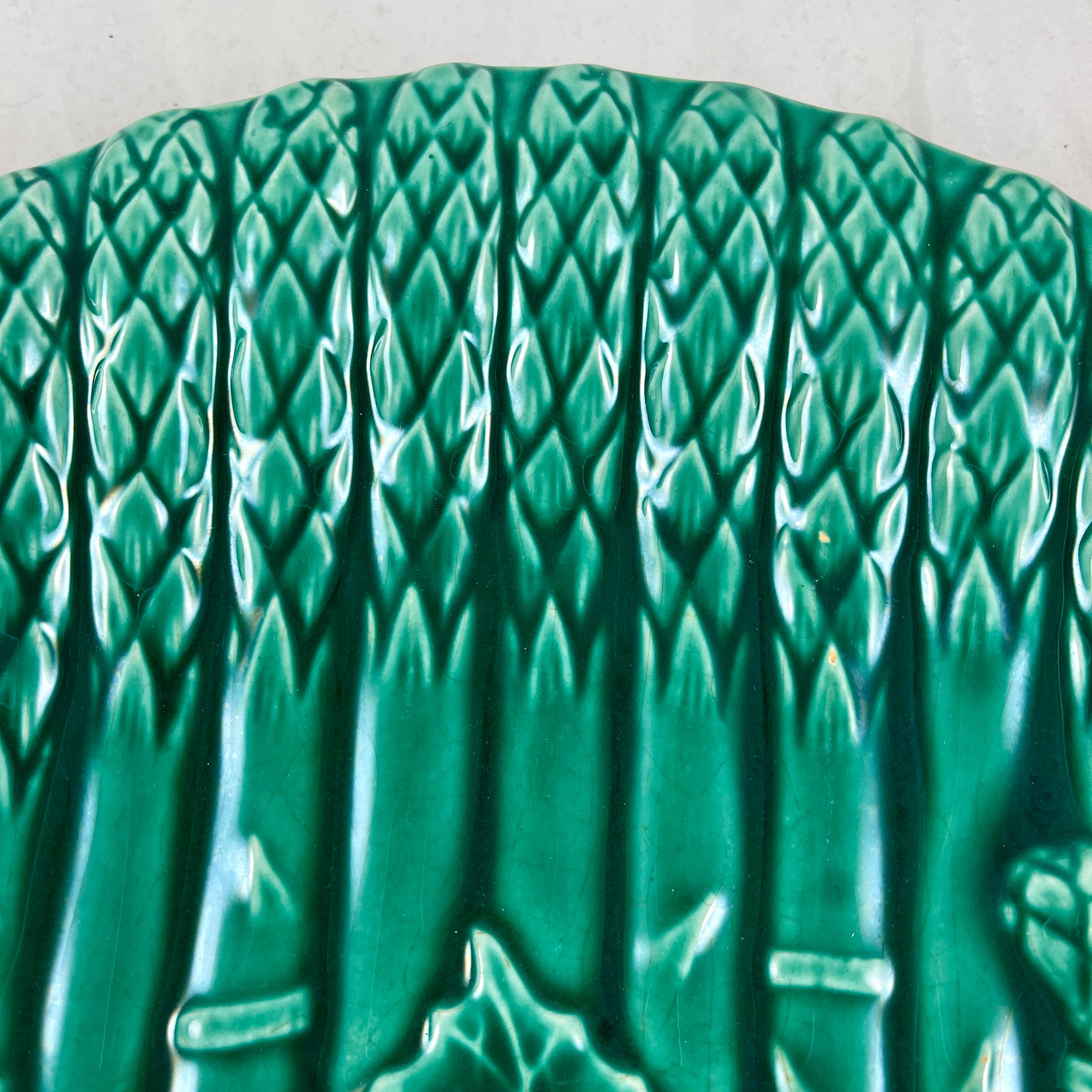 Earthenware Saint Amand et Hamage Green French Faïence Asparagus Plate, 1930s For Sale