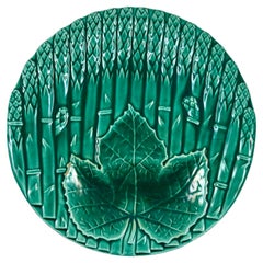 Saint Amand et Hamage Green French Faïence Asparagus Plate, 1930s