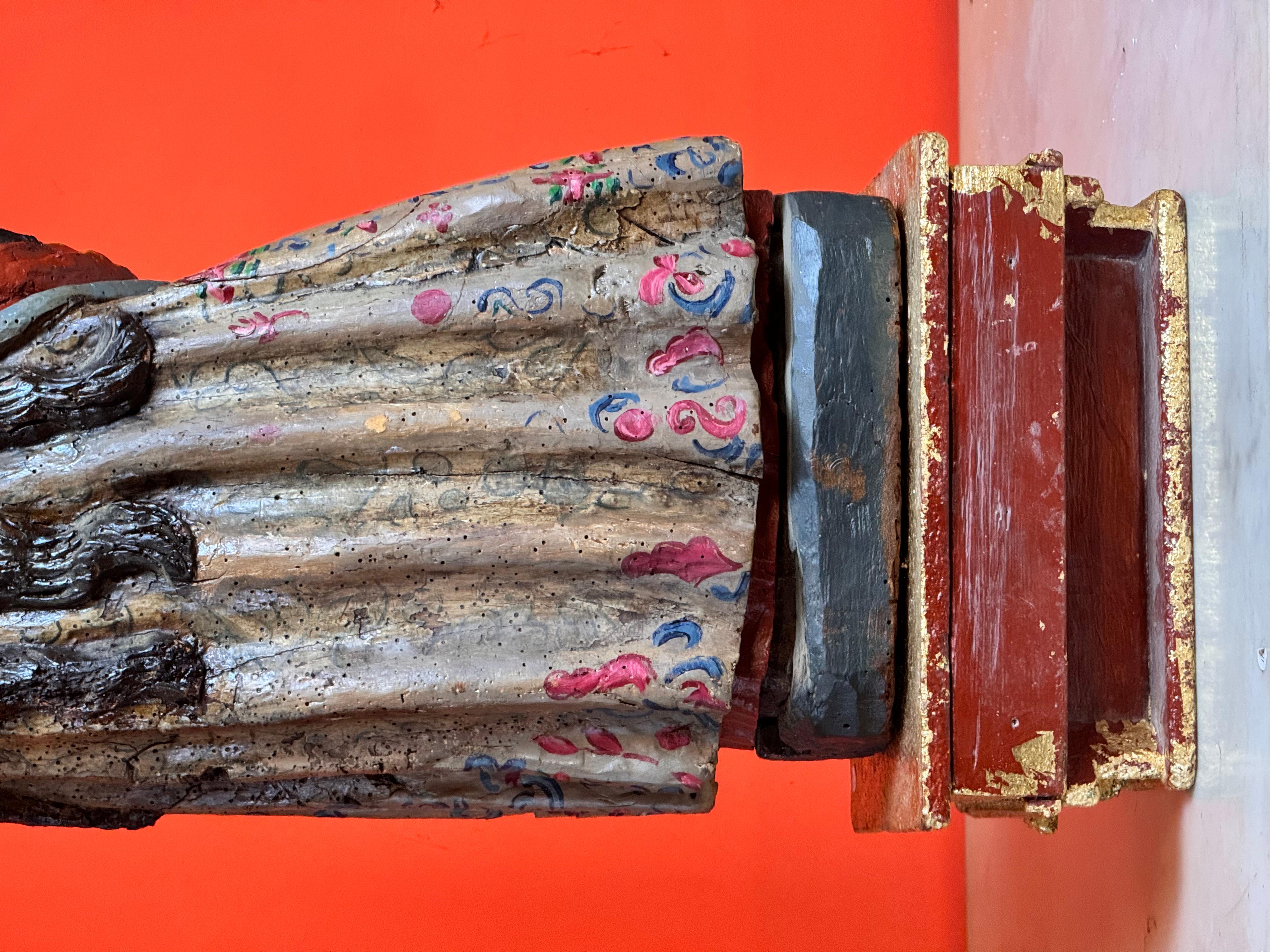 Saint Barbara in carved wood, Renaissance structure (16th-17th century) with lat For Sale 4