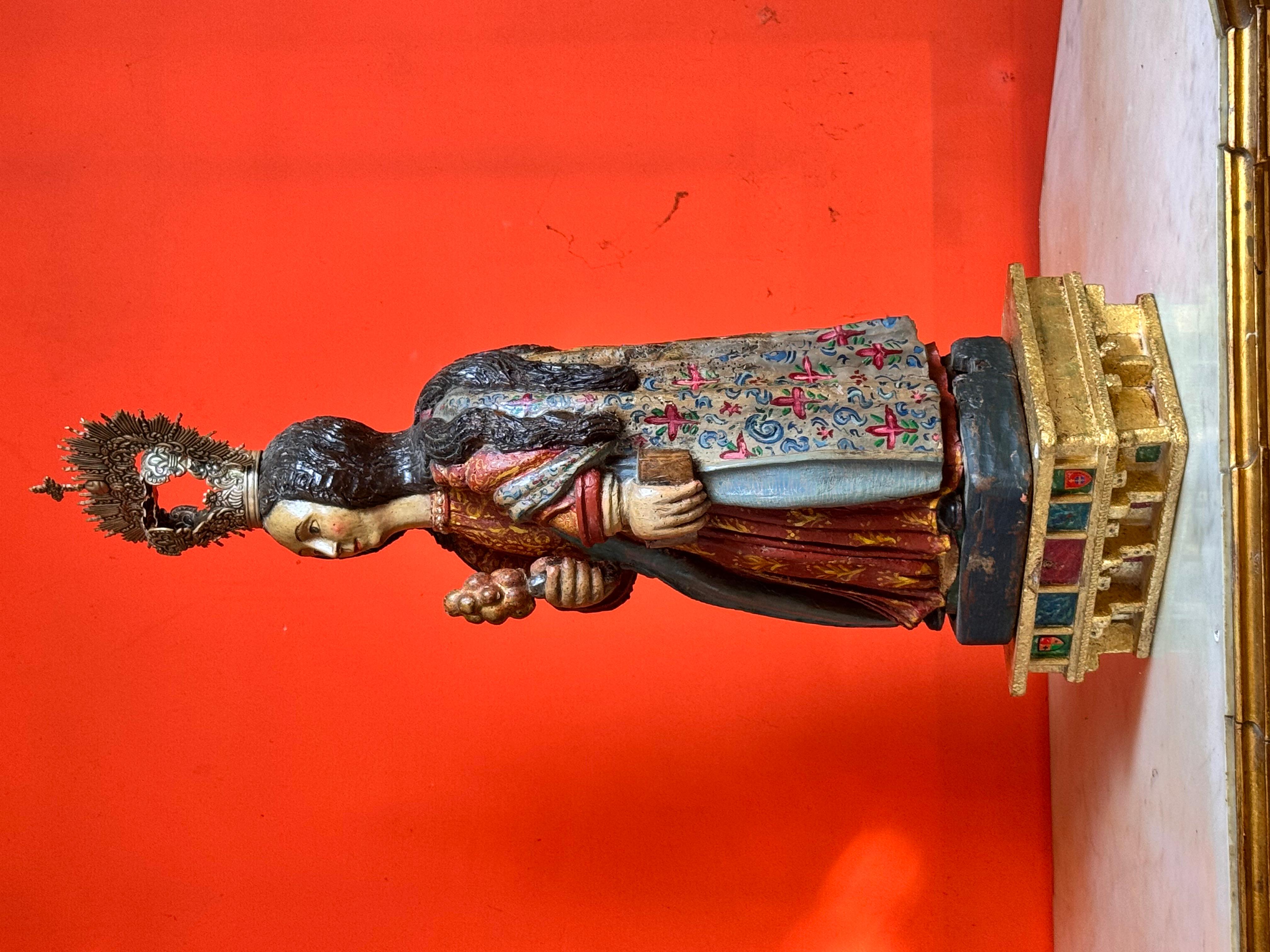 18th Century and Earlier Saint Barbara in carved wood, Renaissance structure (16th-17th century) with lat For Sale