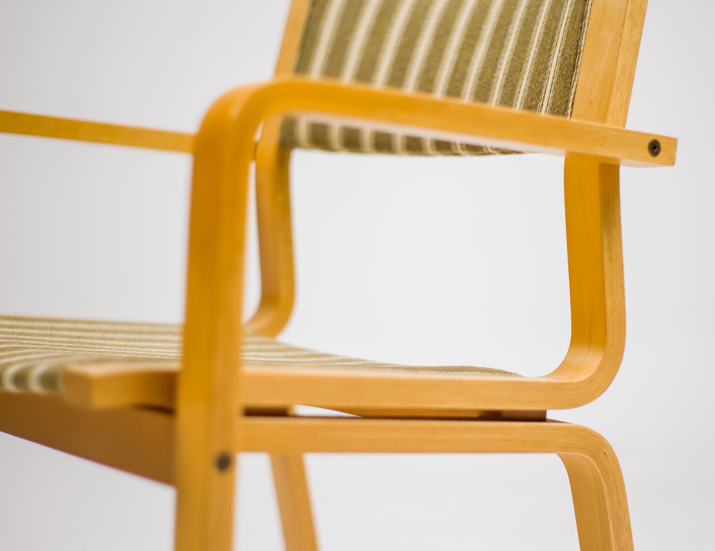 College-Stuhl Saint Catherine von Arne Jacobsen für Fritz Hansen (Stoff) im Angebot