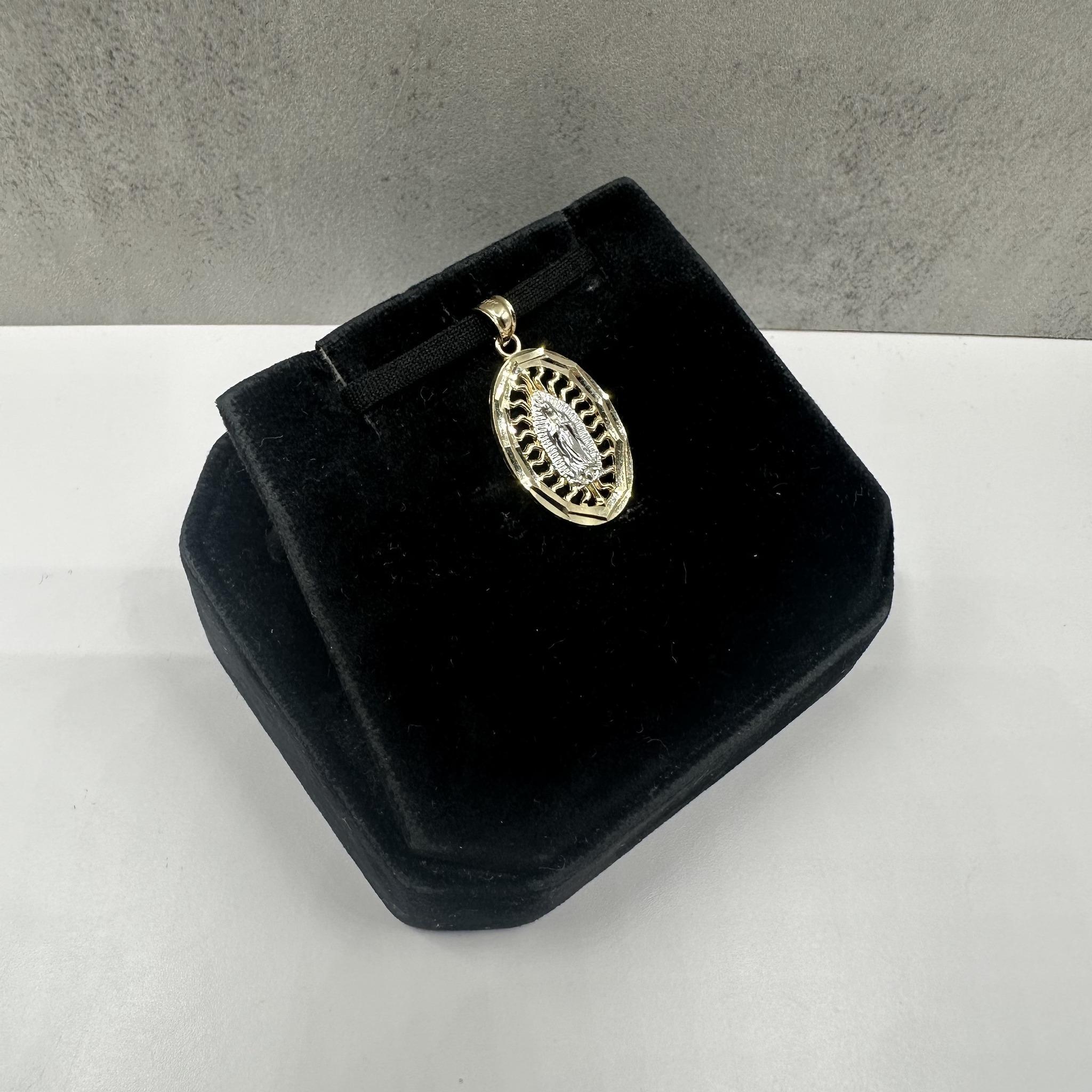 Pendentif Saint Christophe en or jaune 14kt - 2.04g, Brushed Back, New en vente 2