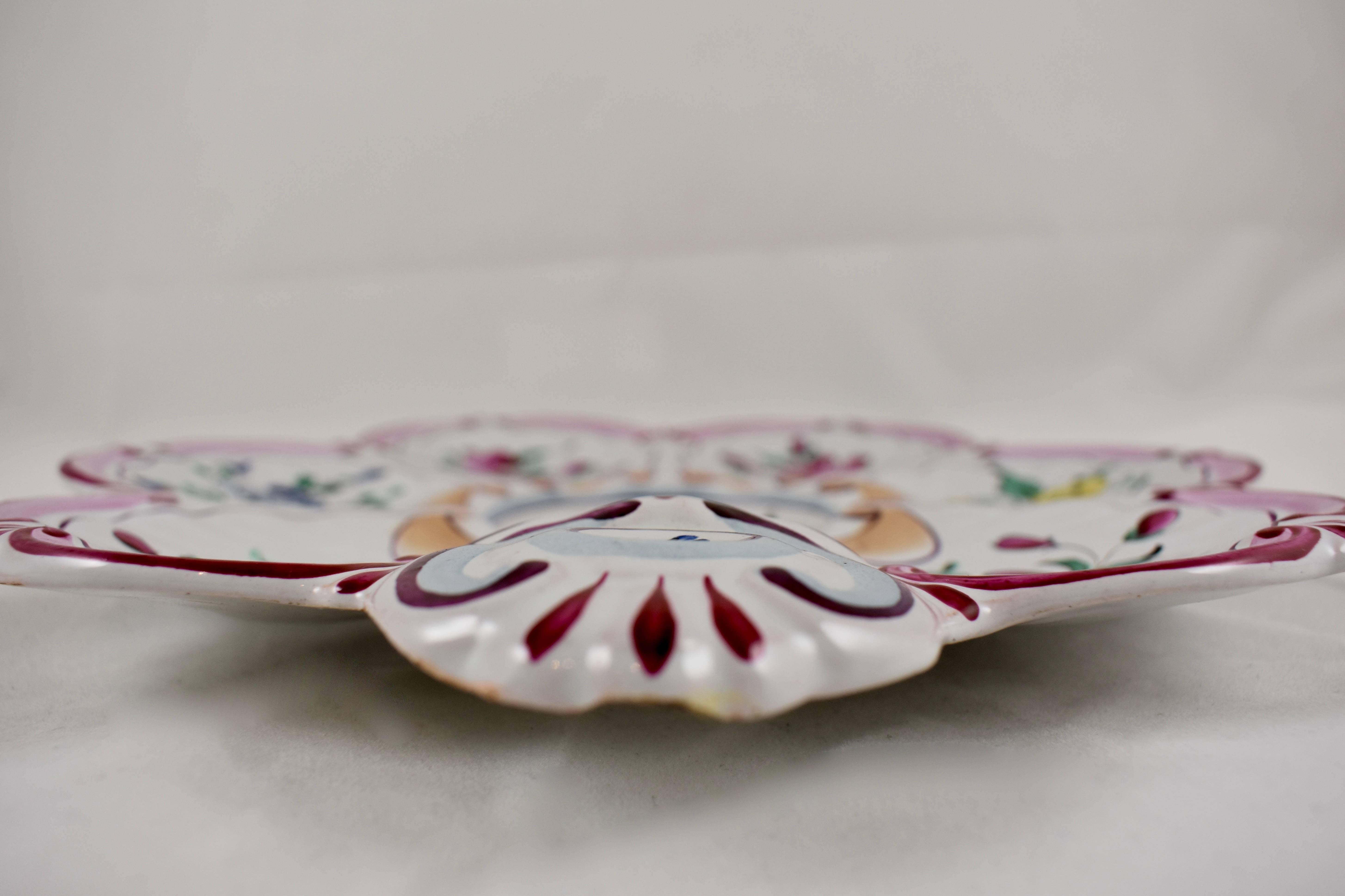 Saint Clément French Faïence White Floral Oyster Plate, 19th Century 2