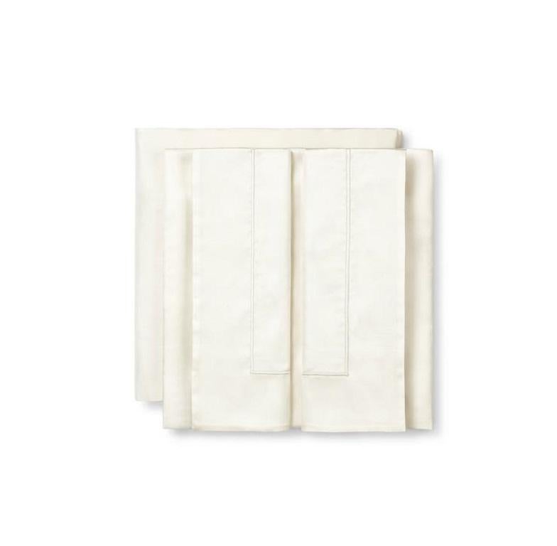 Italian King Size Duvet Bedding Set in Chalk White Molteni&C - Saint Cloud Superior  For Sale