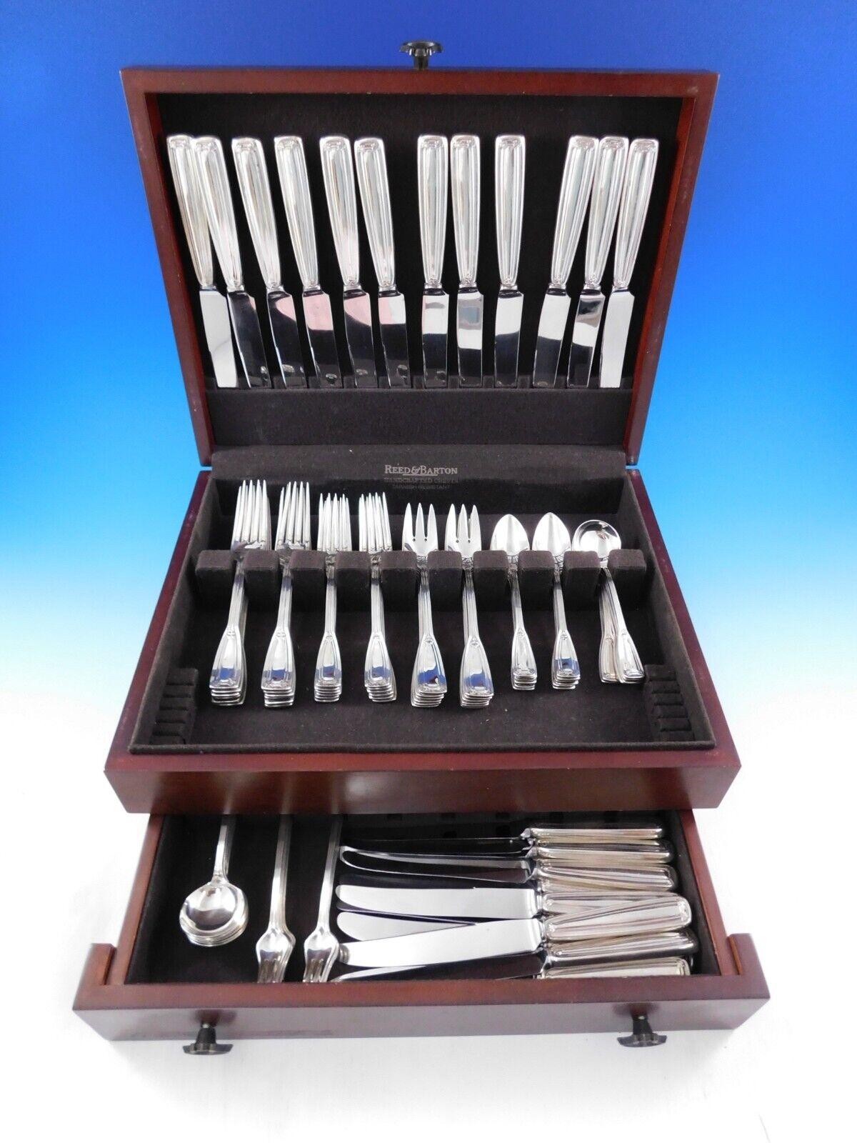 Eccezionale Saint Dunstan di Tiffany & Co. Set di posate in argento 925 - 96 pezzi. Questo modello è stato introdotto nel 1909 e presenta un manico con bordo filettato e accenti di foglie agli angoli. Questo set comprende:

12 coltelli da cena, con