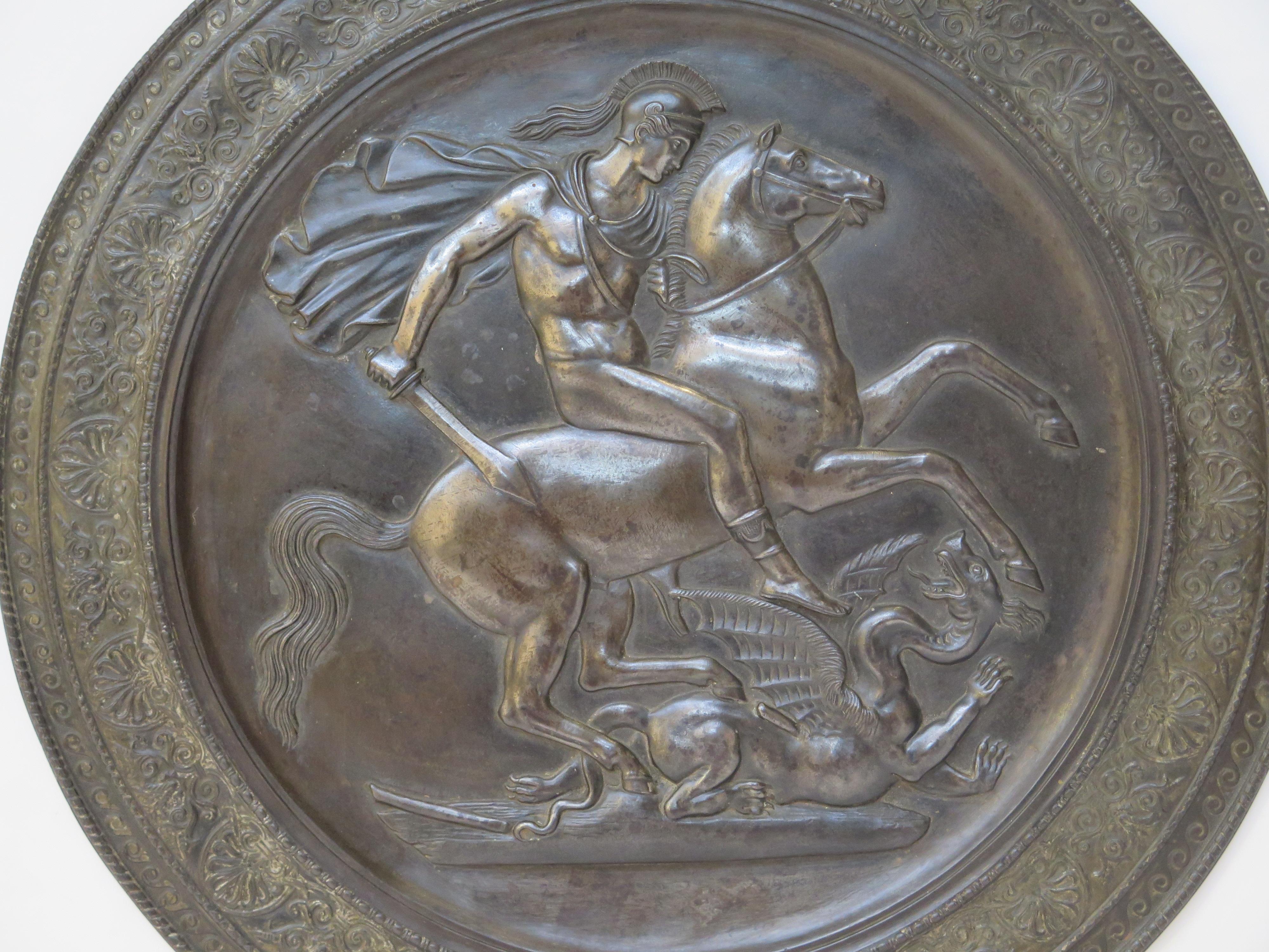 Anglais Plaque murale médaillon Saint George et le dragon en vente