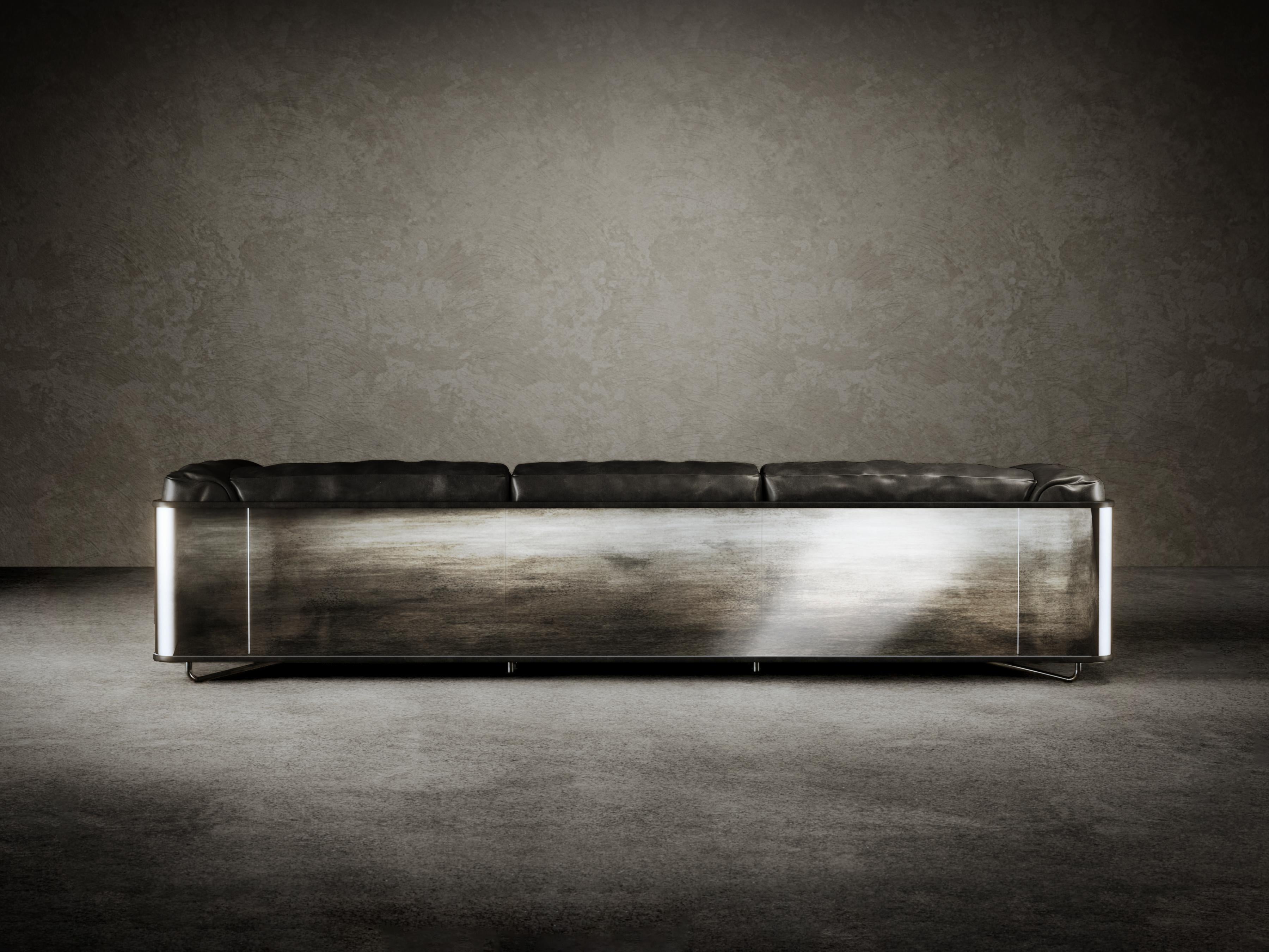 Saint-Germain 3-Sitzer-Sofa aus schwarzem Timeless-Leder und Raw Silver (Gewebt) im Angebot