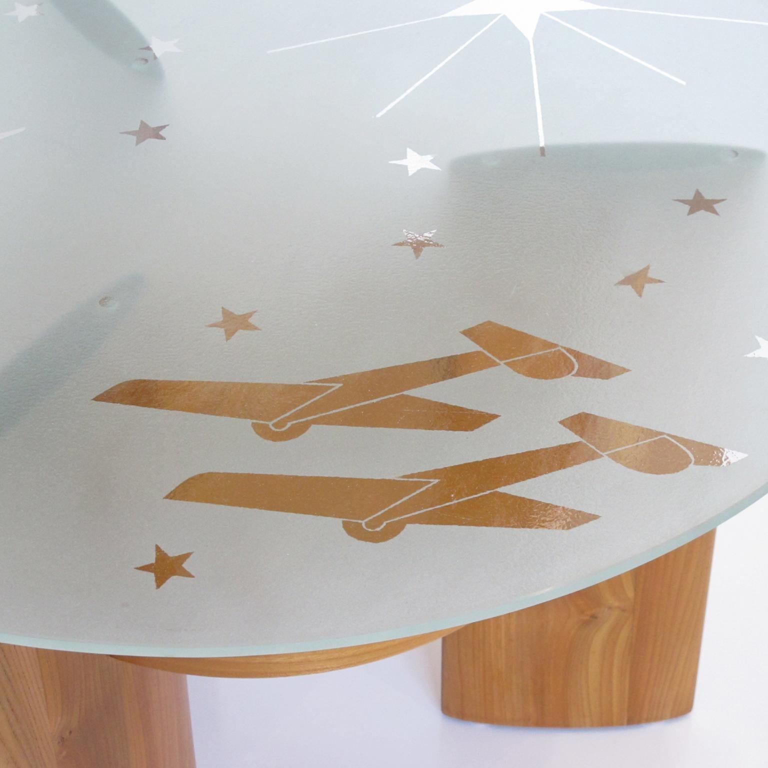 Art Déco Tavolino da caffè Saint Gobain France Art Decor con piano in vetro e decorazioni dell'aviazione in vendita