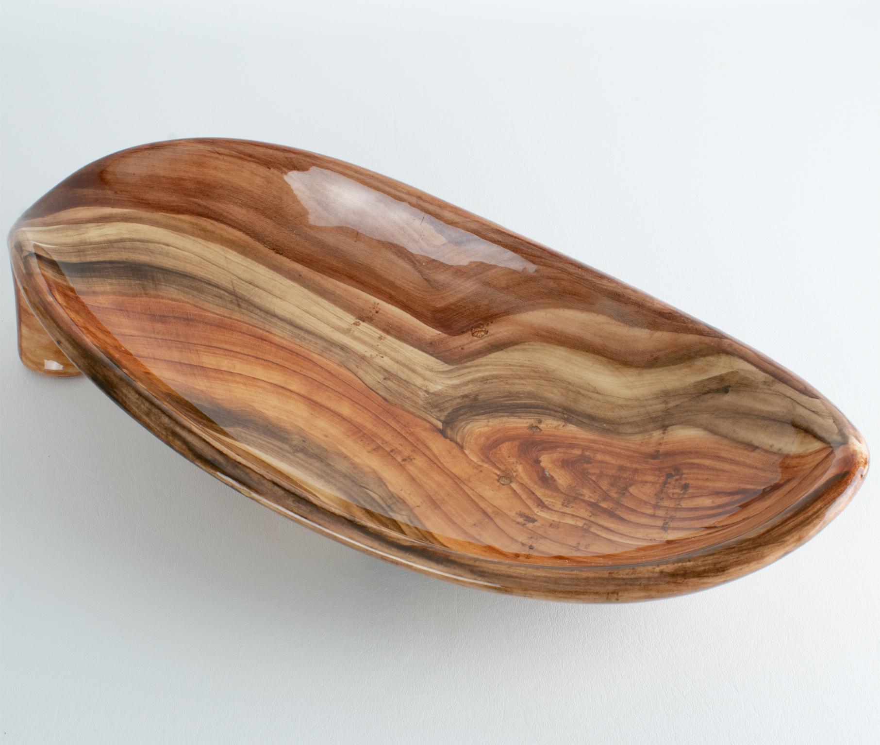 Saint-Jean-du-Desert, Marseille Keramischer Tafelaufsatz, Dekor aus Kunstholz, um 1950 (Mitte des 20. Jahrhunderts) im Angebot