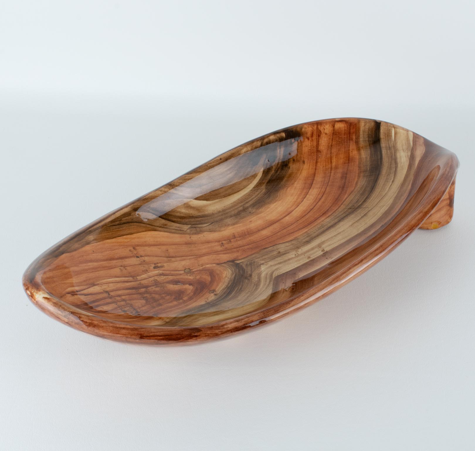 Saint-Jean-du-Desert, Marseille Keramischer Tafelaufsatz, Dekor aus Kunstholz, um 1950 (Tonware) im Angebot