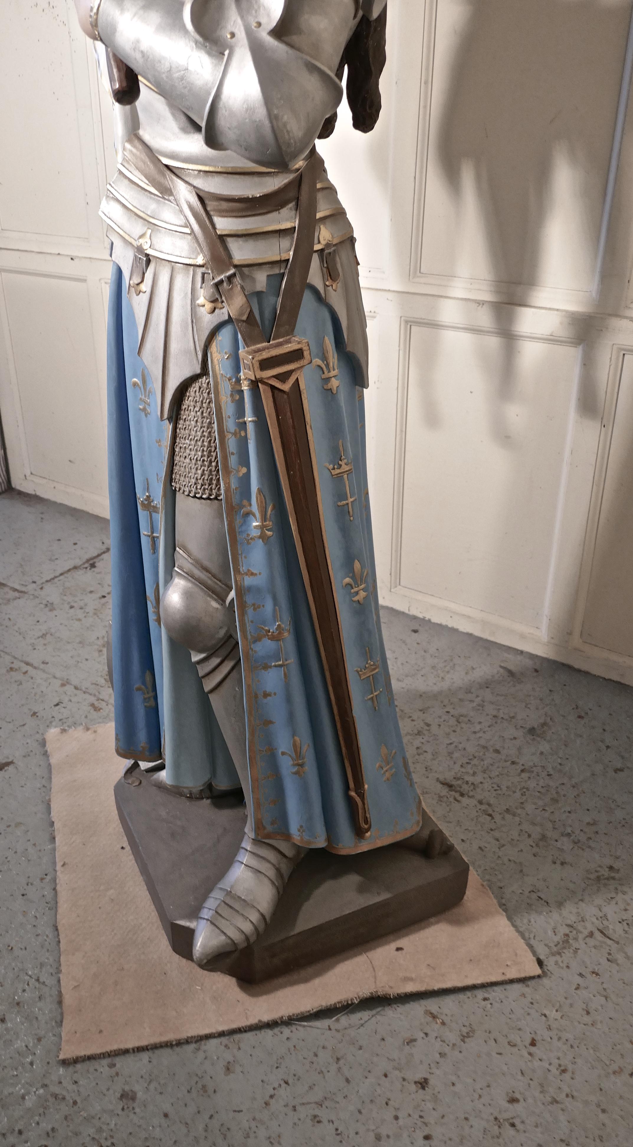 Statue de Sainte Jeanne d'Arc provenant d'une France, signée Rouillard Angers Bon état - En vente à Godshill, Isle of Wight