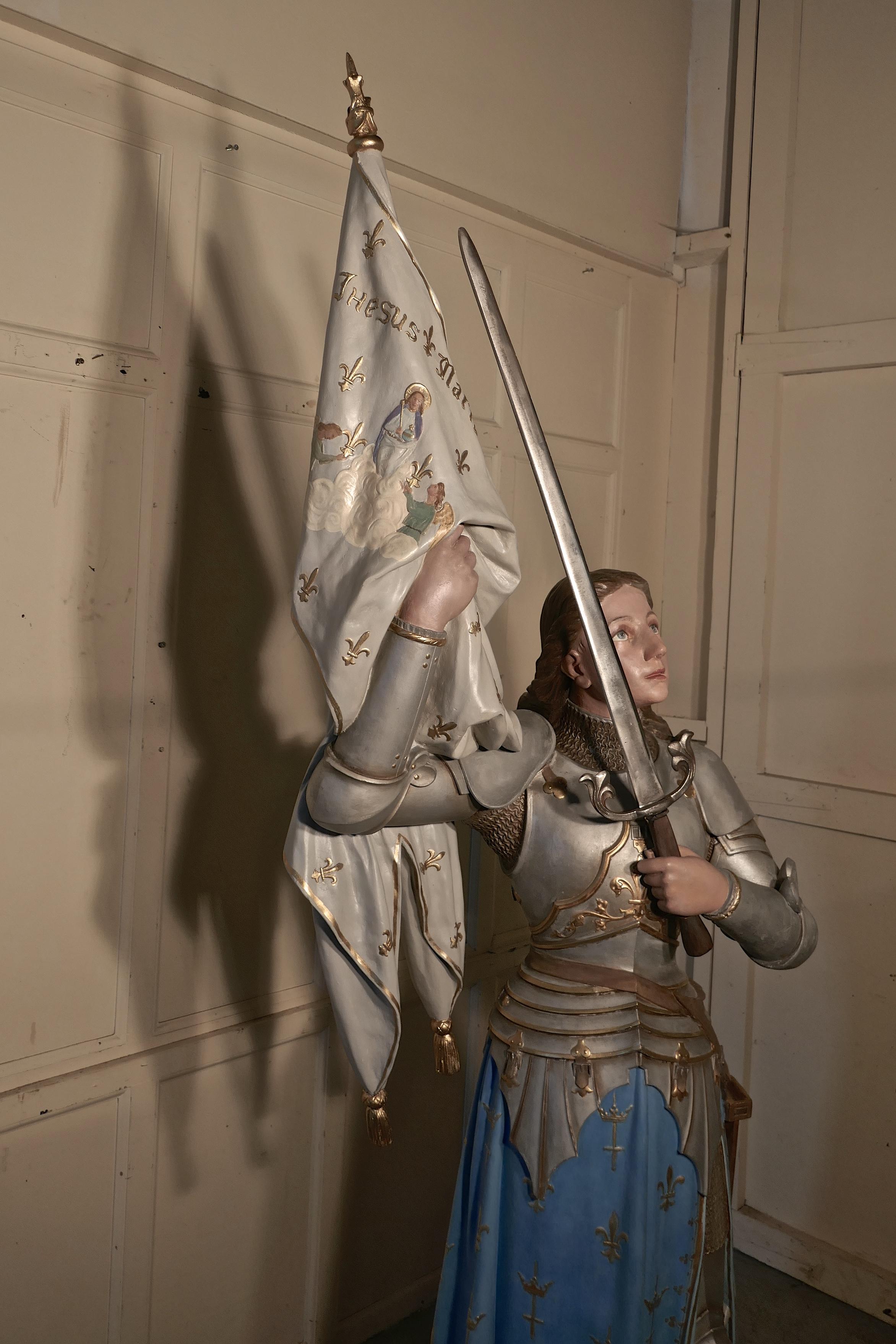 Statue de Sainte Jeanne d'Arc provenant d'une France, signée Rouillard Angers en vente 1