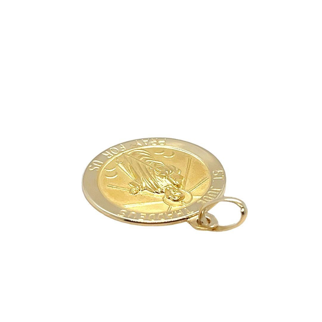 Pendentif ou breloque Saint Jude en or jaune 18 carats en vente 2
