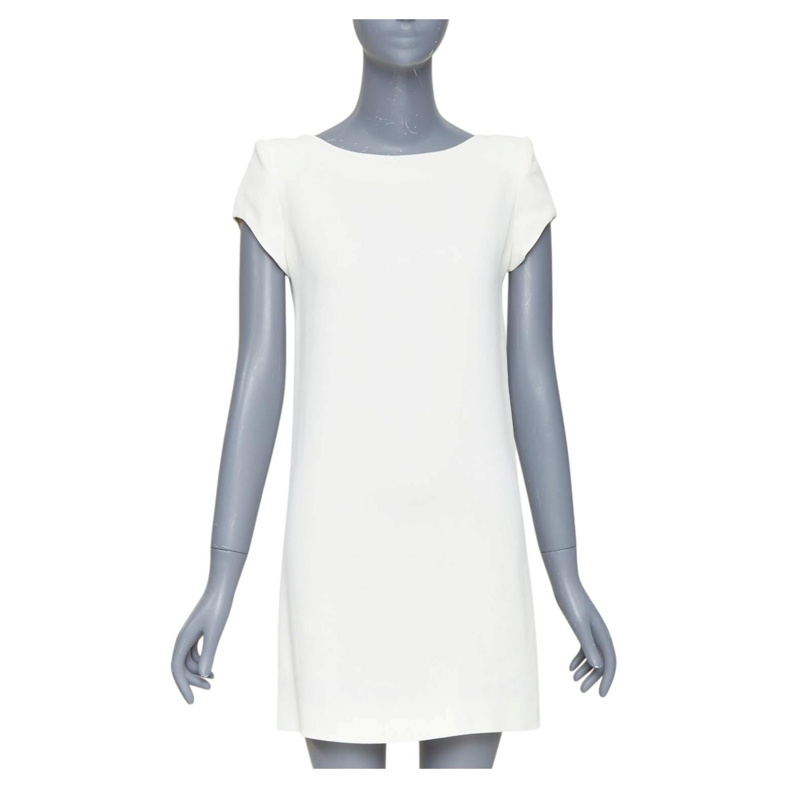 Saint Laurent 2012: minivestido de crepé color crema con hombreras y cuello barco, talla XS