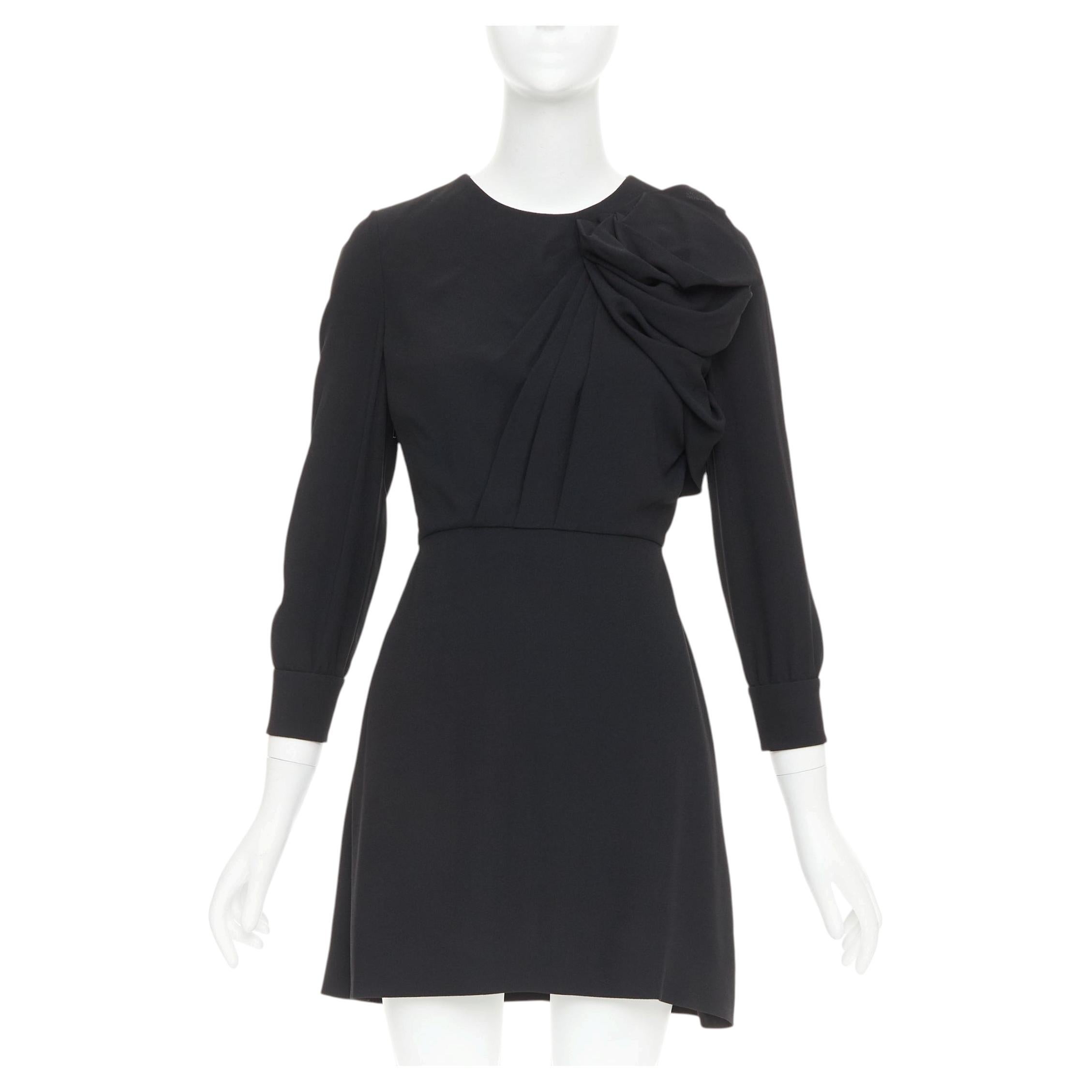 Saint Laurent 2014 – Schwarz, aus Krepp, drapiert, mit Schleife vorne, plissiert  Minikleid FR36 S